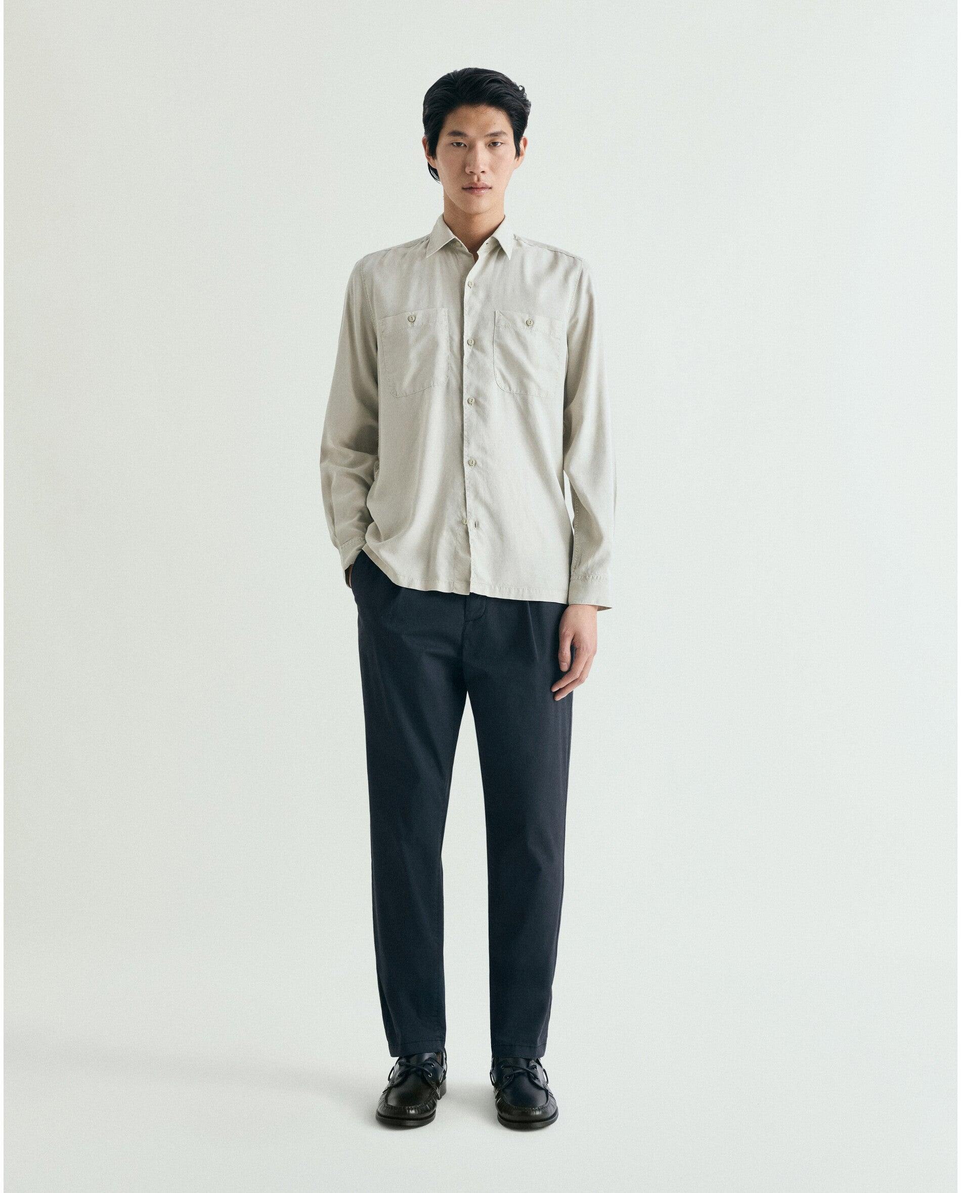 Camisa Regular Fit com Bolsos Patch no Peito Bege-3