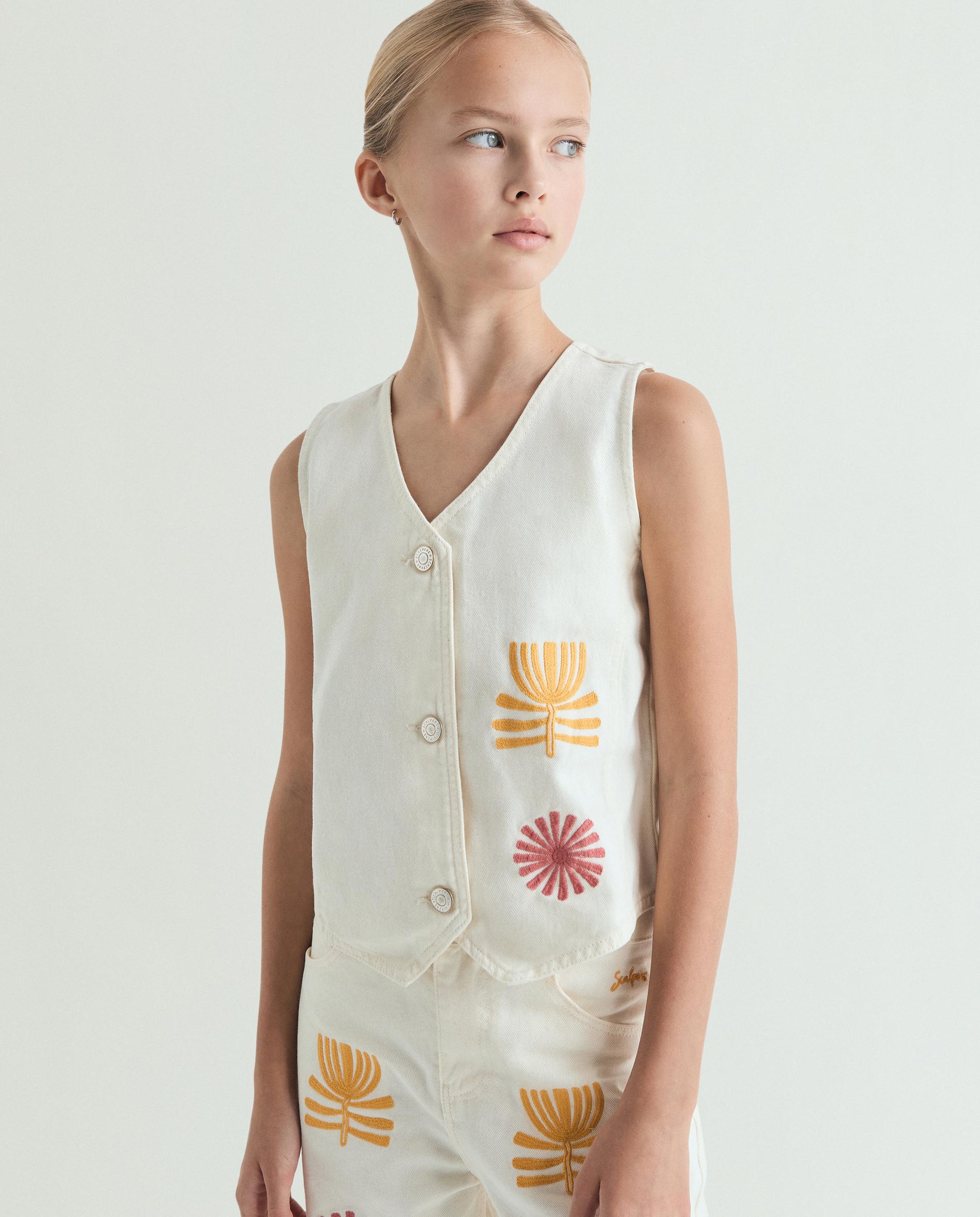 Imagem 0 de Colete Infantil com Detalhes Bordados