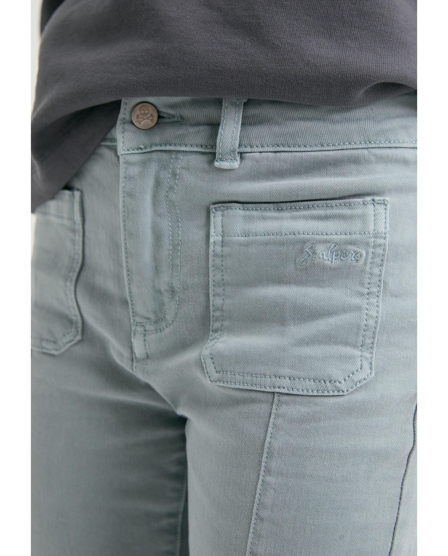 Jeans Infantil à Boca de Sino com Bainha Desfiada Scalpers Verde Água-3