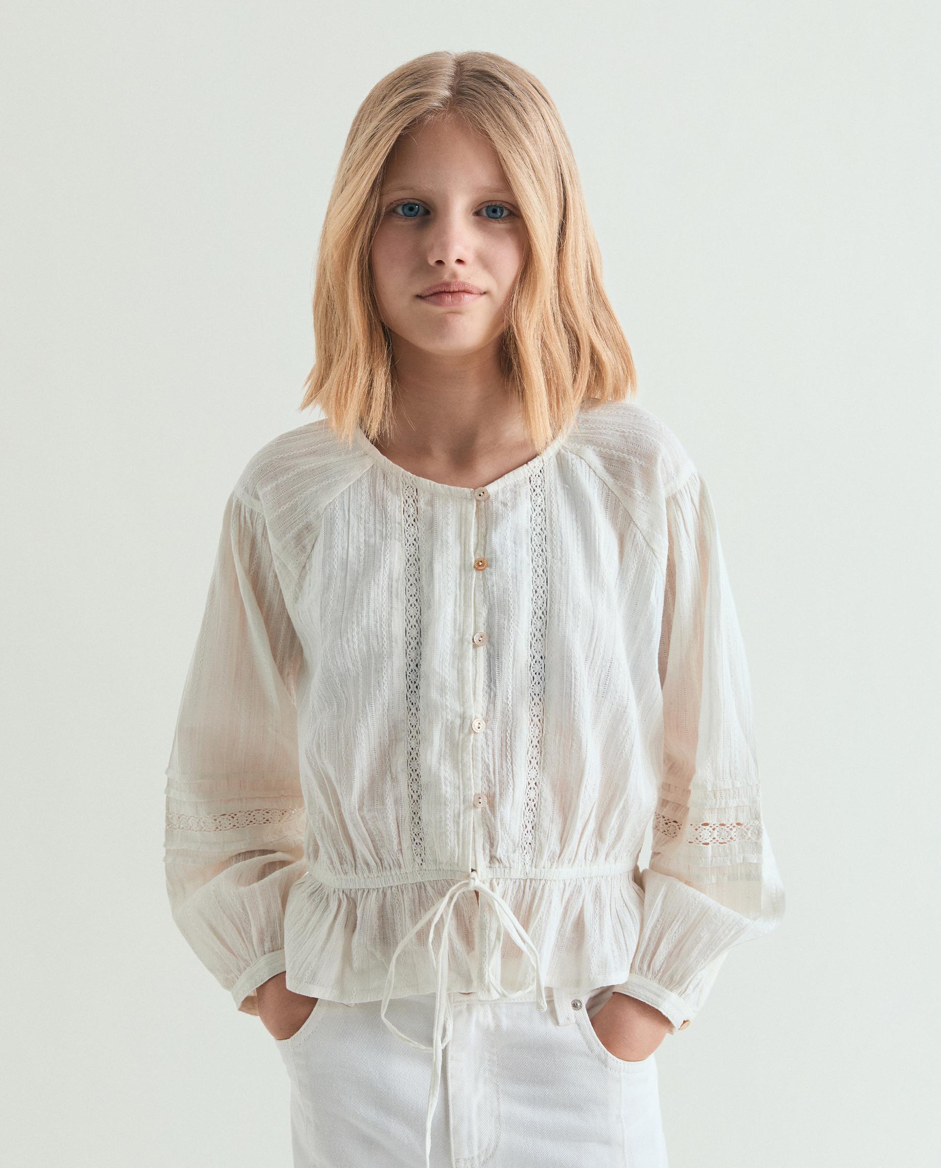 Imagem 0 de Blusa Infantil com Renda e Mangas Abalonadas