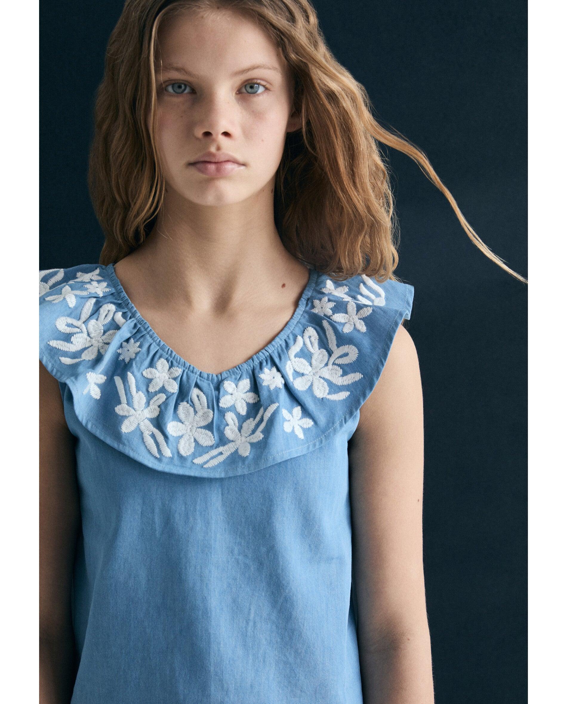 Blusa Infantil sem Mangas com Folho Bordado Scalpers Azul-4