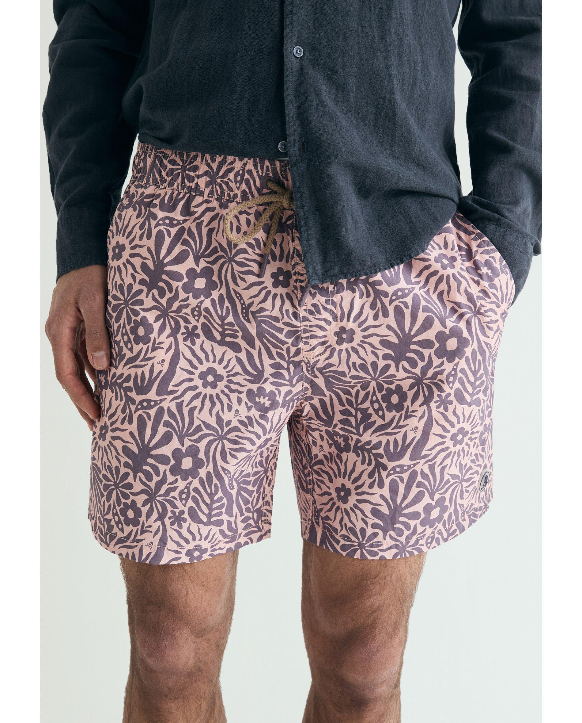 Fato de Banho Bermuda com Estampado Flora e Bolso Posterior Rosa-2