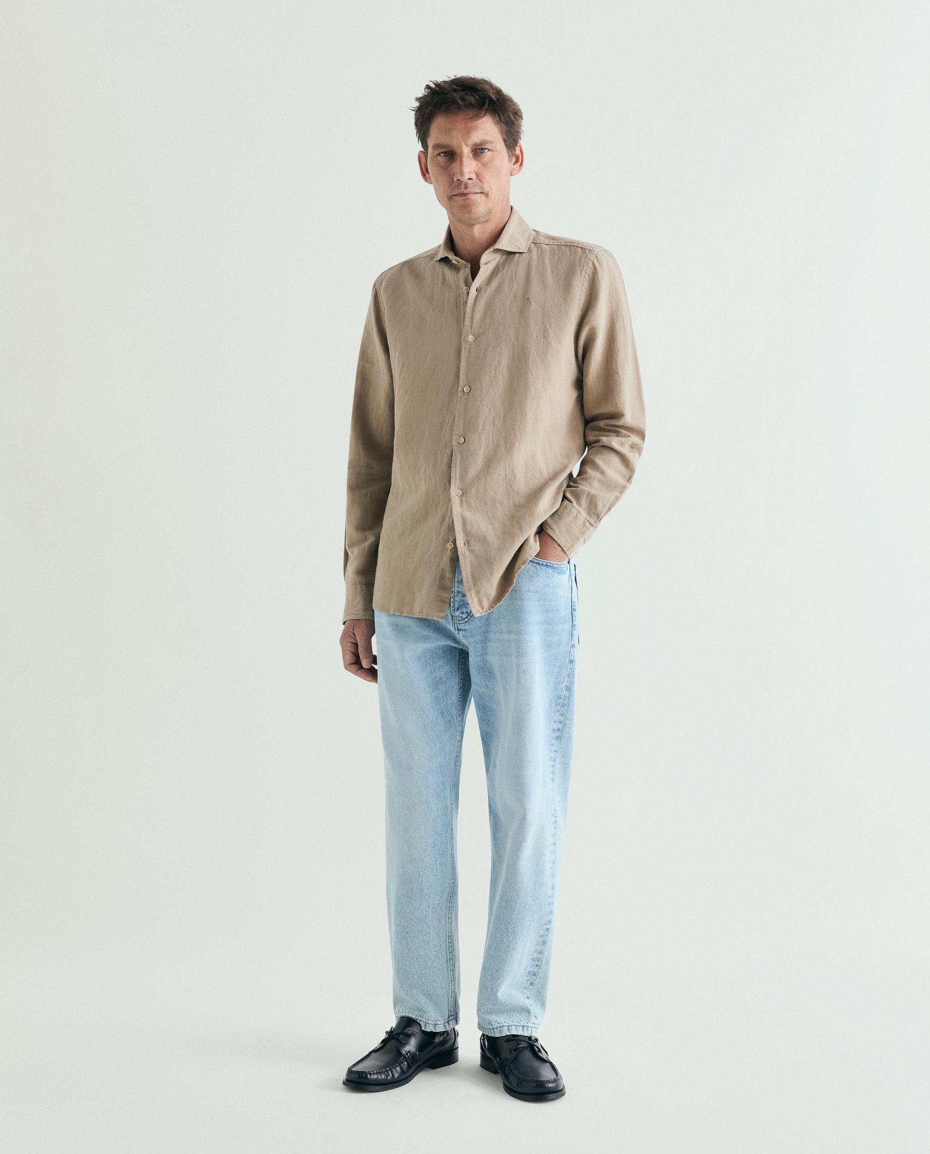 Camisa Regular Fit de Manga Comprida Lisa Taupe-2