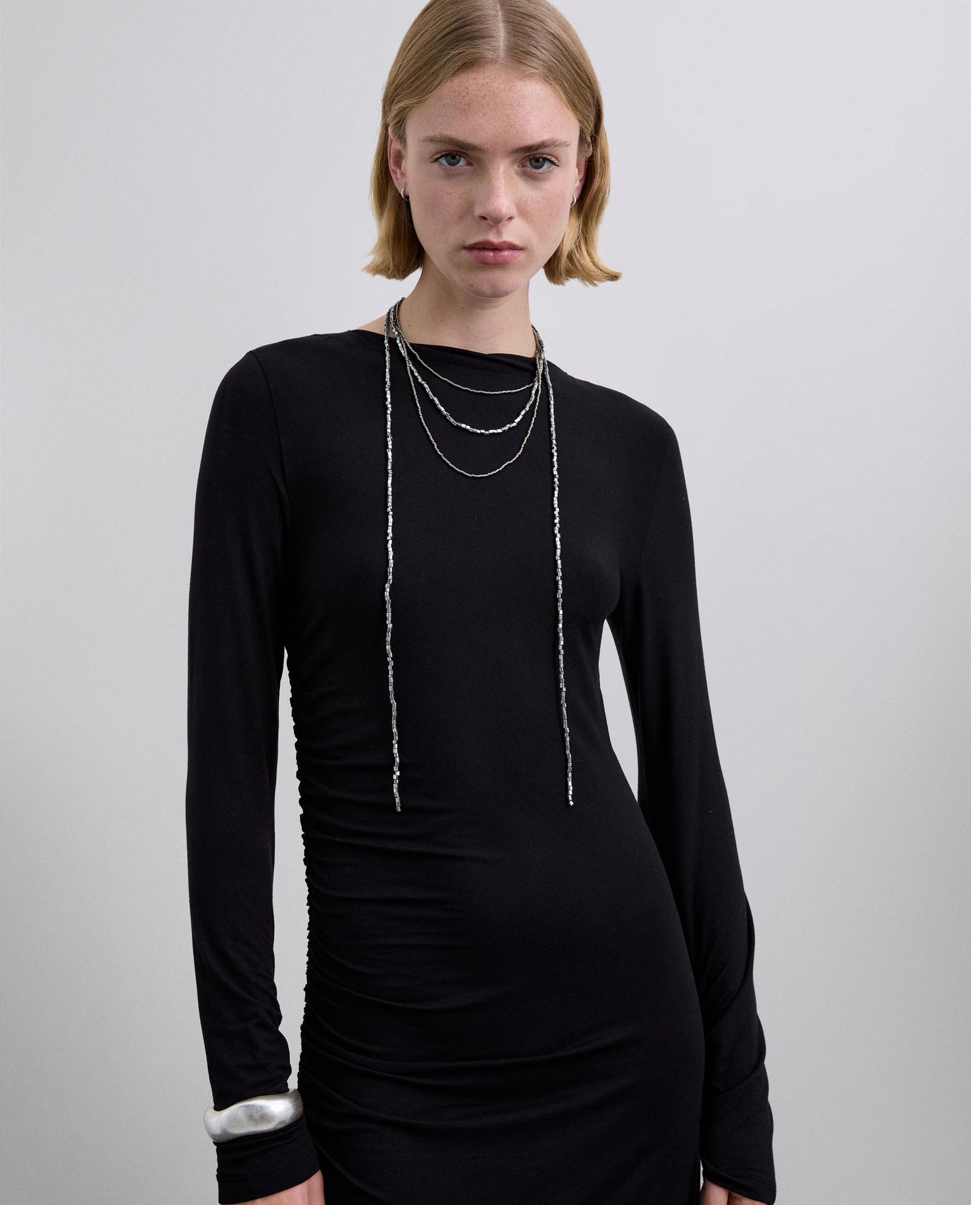 Vestido Midi Drapeado com Correntes Decorativas Preto-2