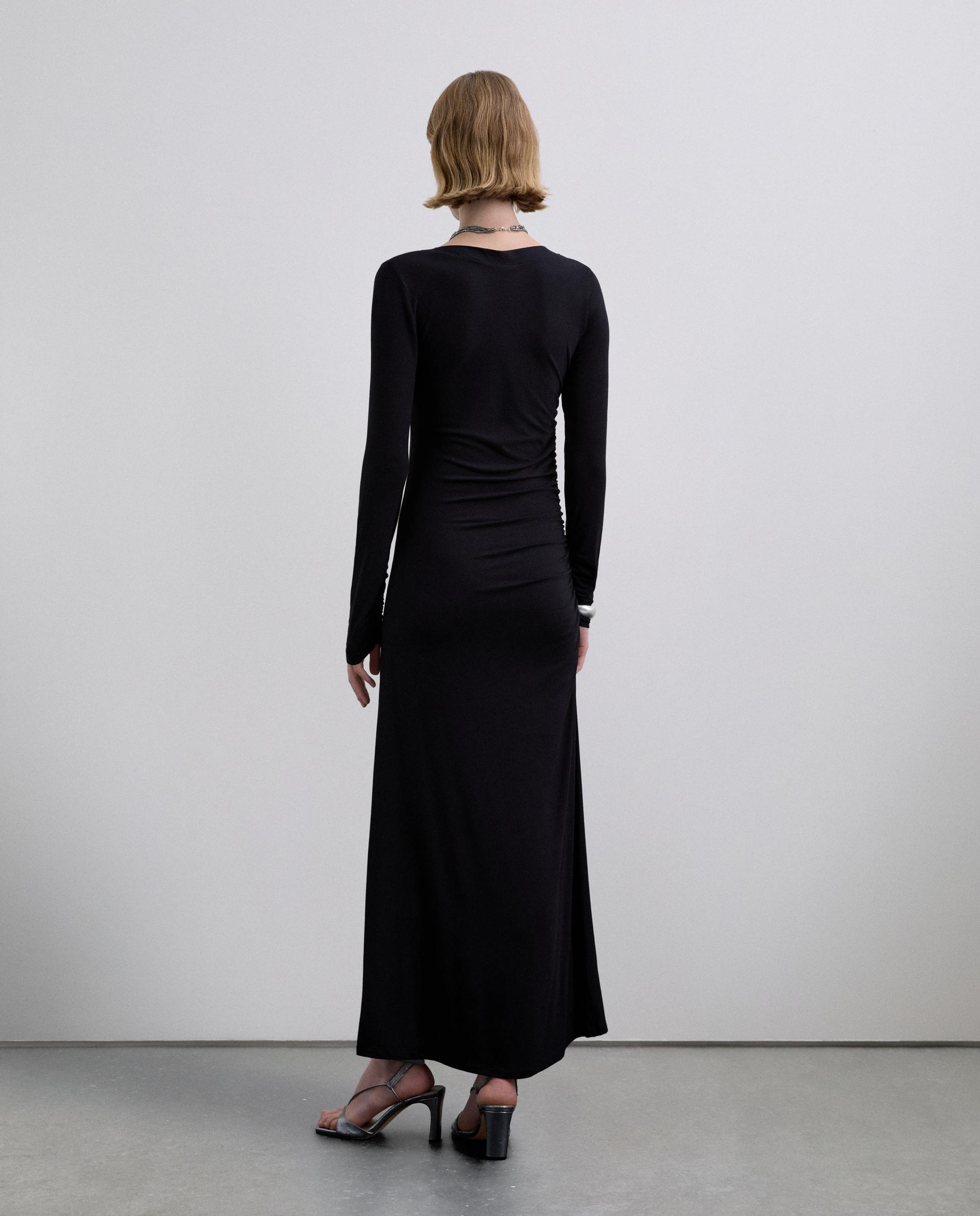 Vestido Midi Drapeado com Correntes Decorativas Preto-3