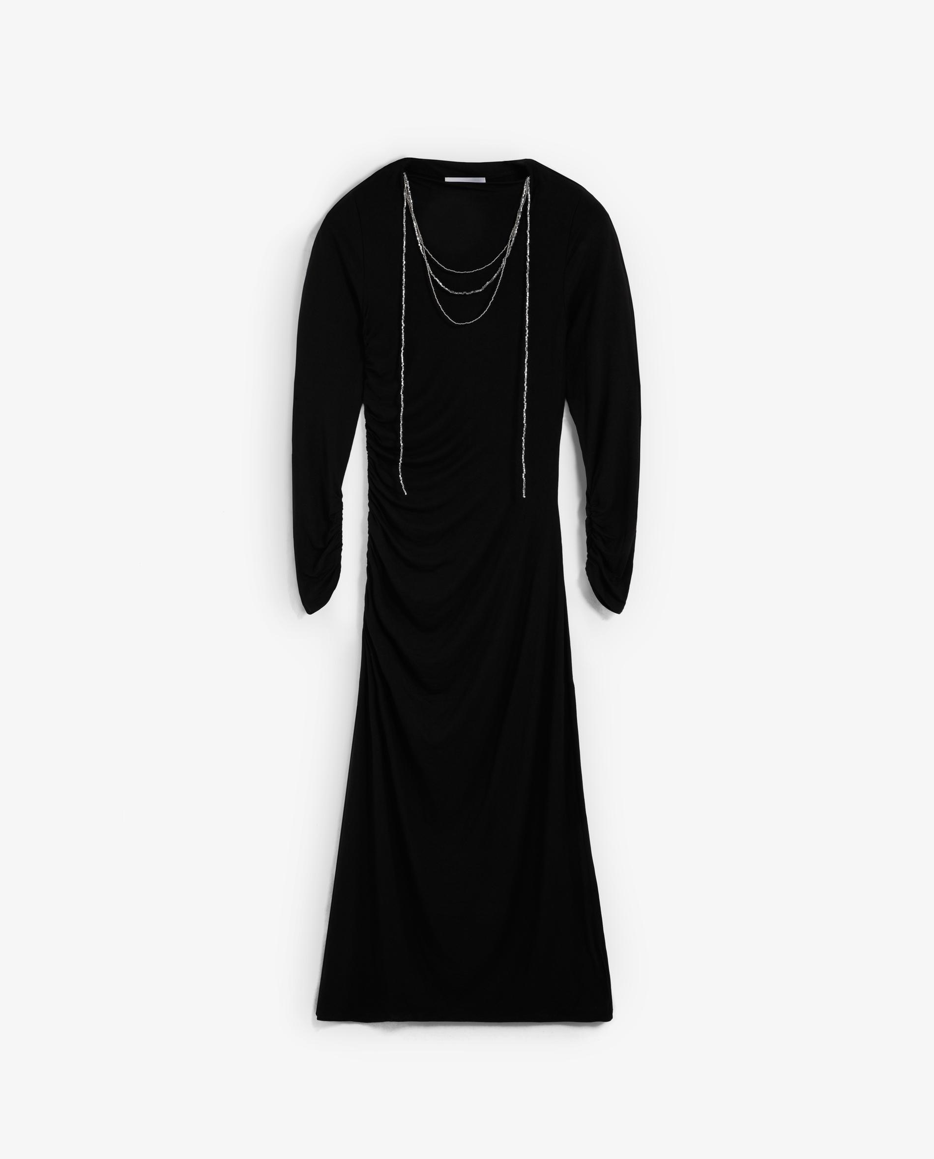 Vestido Midi Drapeado com Correntes Decorativas Preto-4