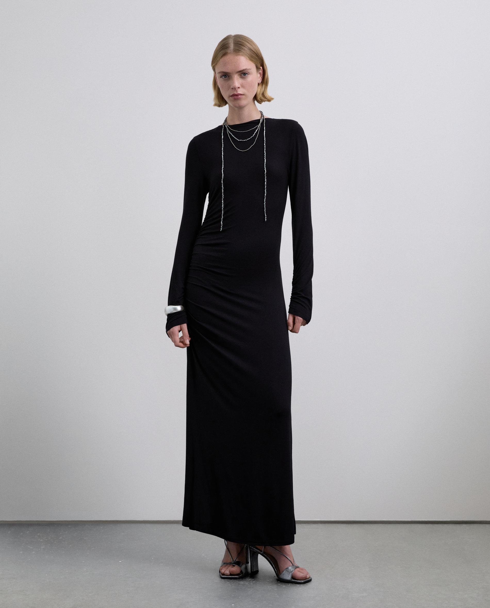 Imagem 0 de Vestido Midi Drapeado com Correntes Decorativas