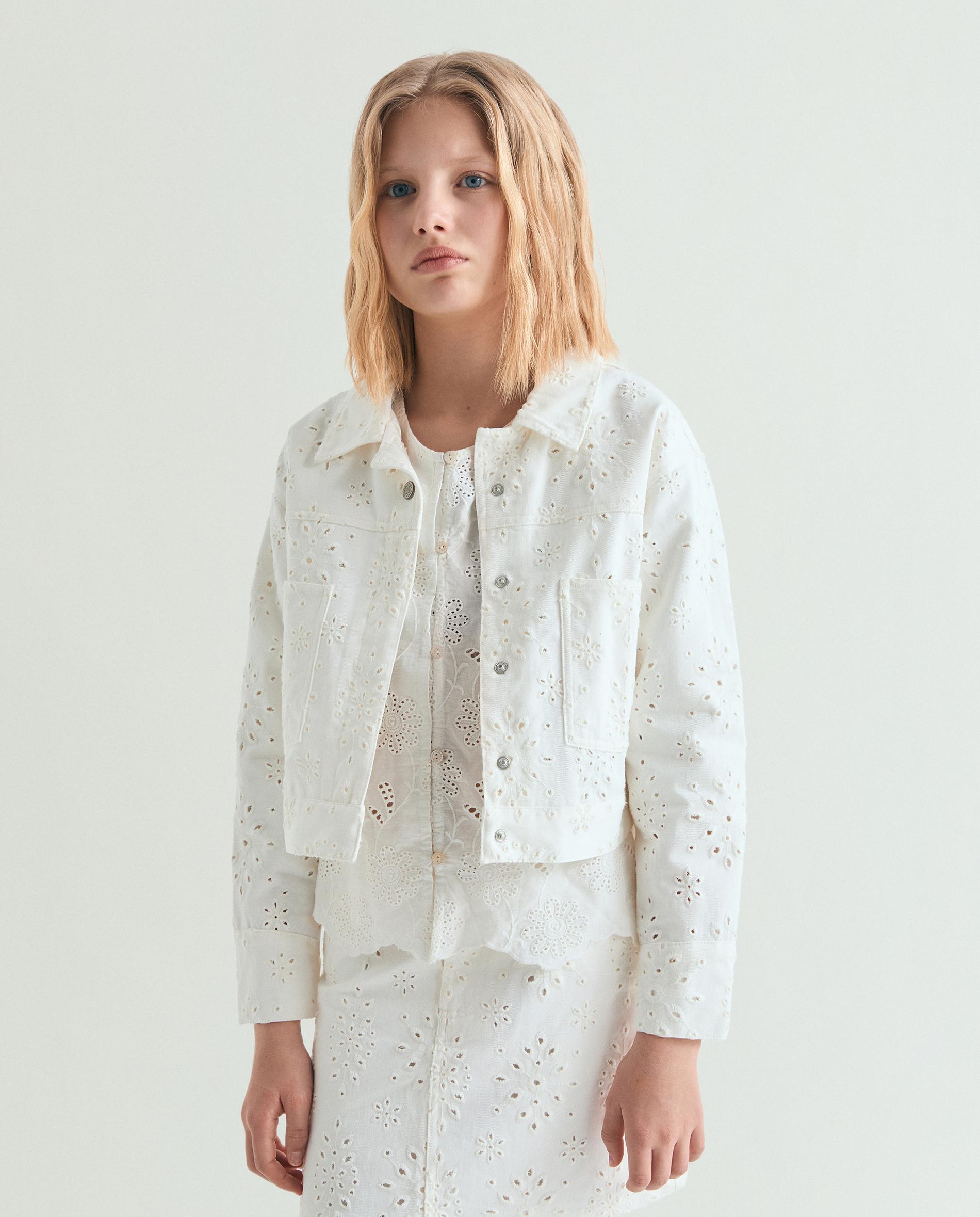 Imagem 0 de Casaco Infantil Bordado com Gola Tipo Camisa