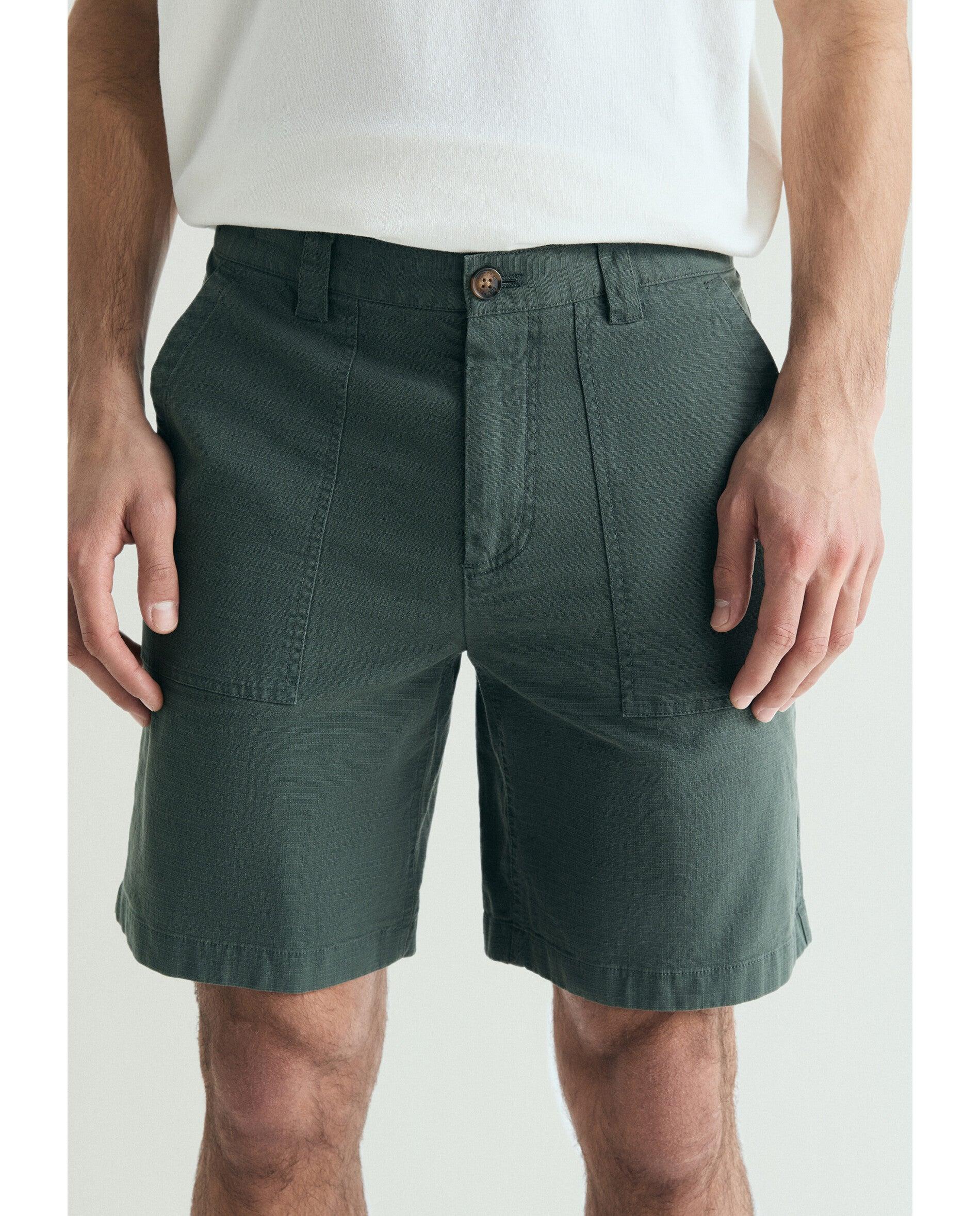 Bermuda Ligeiramente Elástica com Presilhas Verde-militar-2