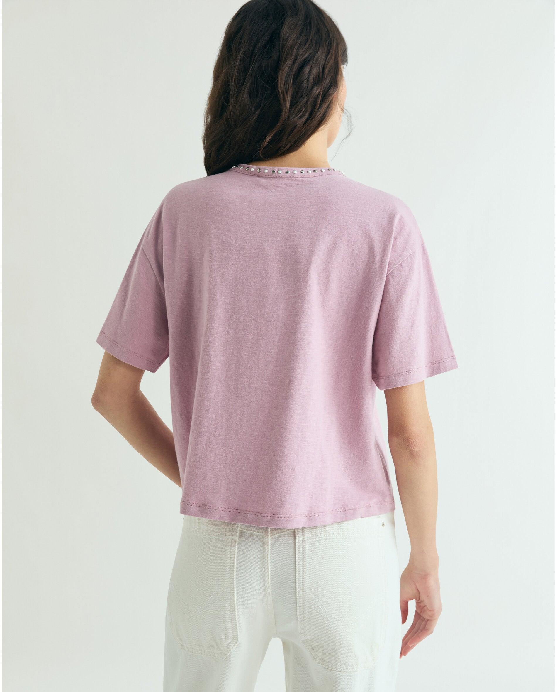 T-shirt com Bolso e Apliques Metálicos Lilás-2