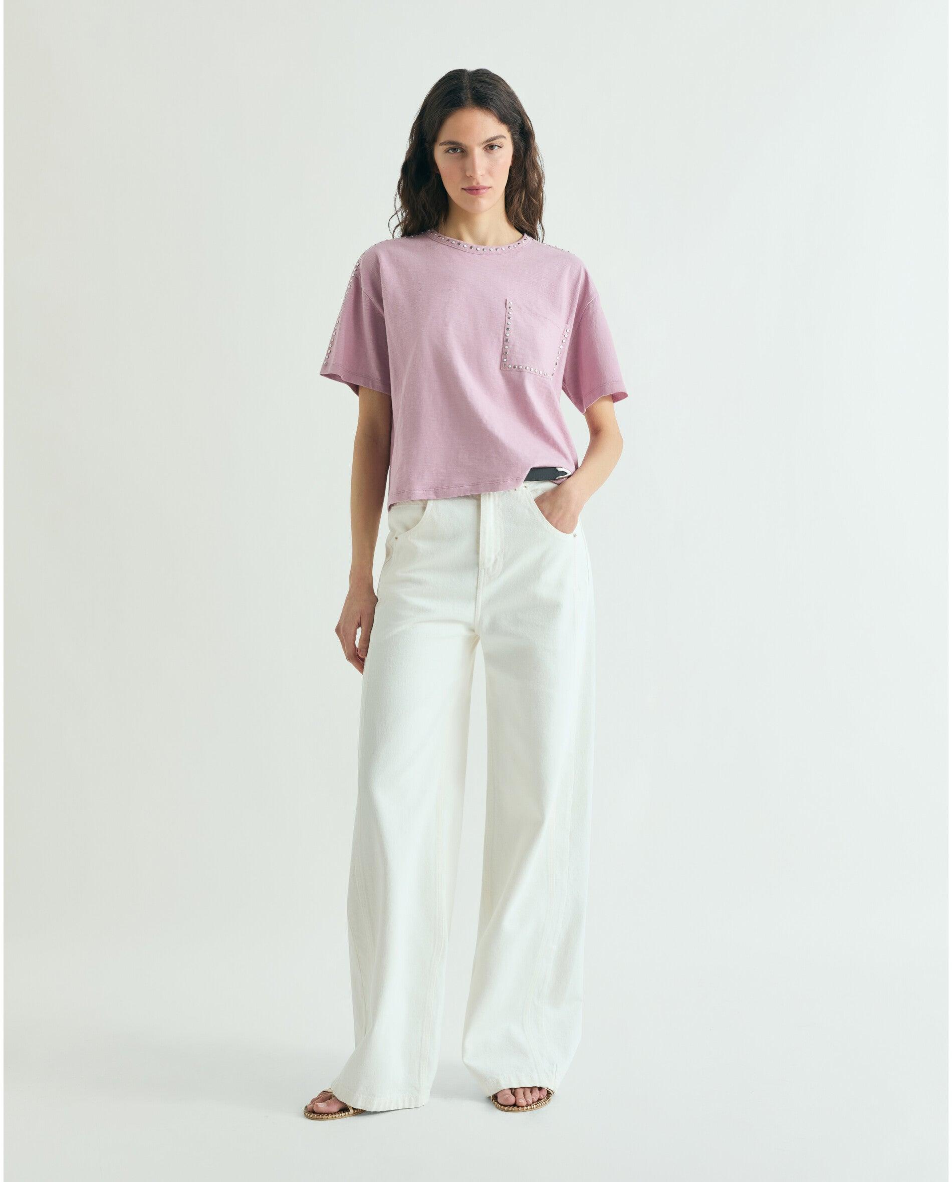 T-shirt com Bolso e Apliques Metálicos Lilás-3