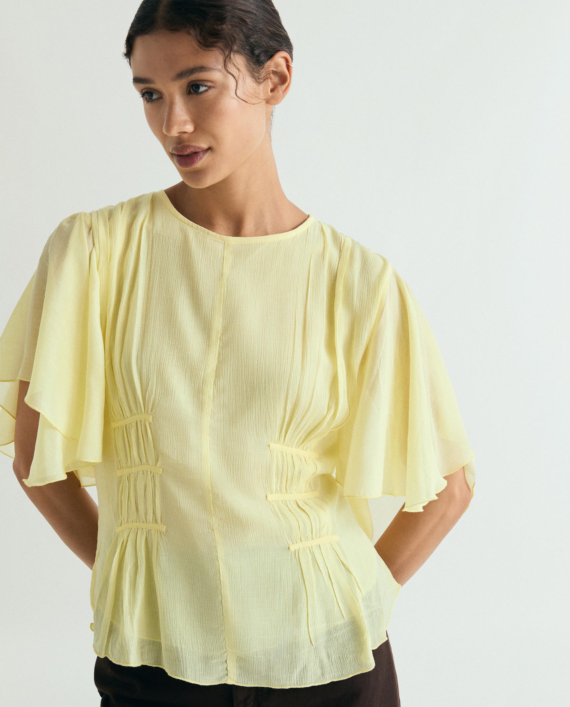 Blusa em Tecido Fluido com Franzidos na Cintura Amarelo-1