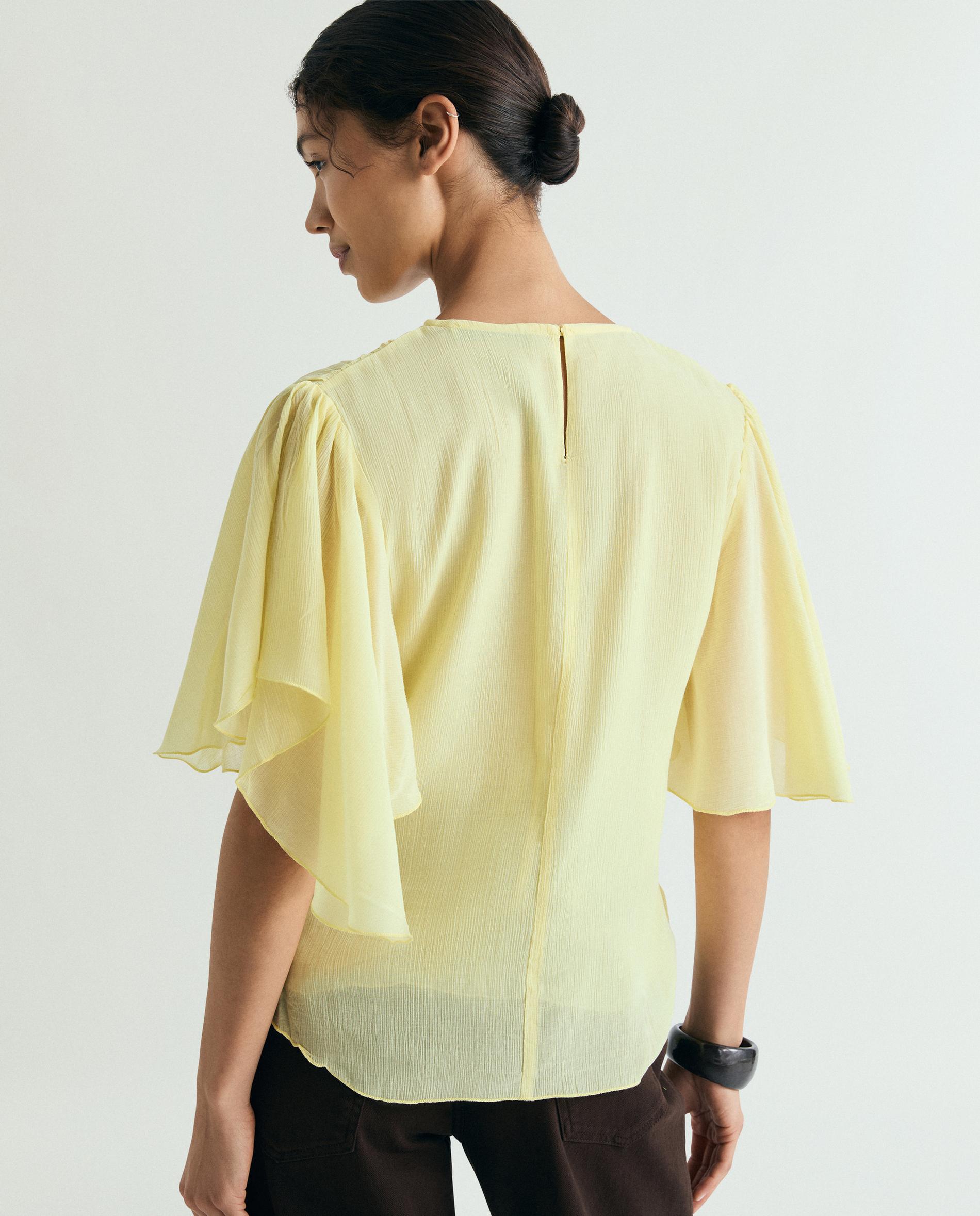 Blusa em Tecido Fluido com Franzidos na Cintura Amarelo-2
