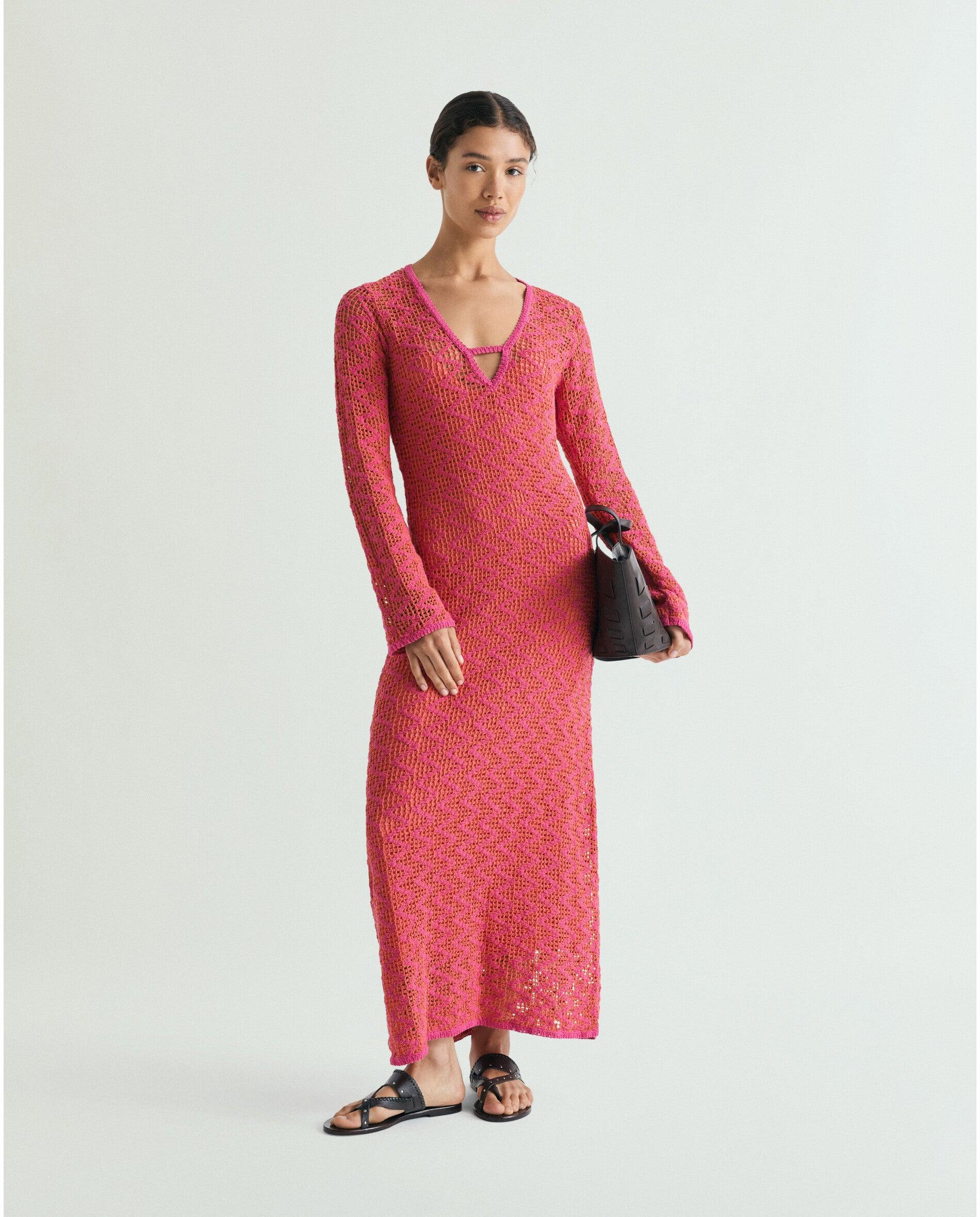 Imagem 0 de Vestido em Crochet com Forro de Manga Comprida