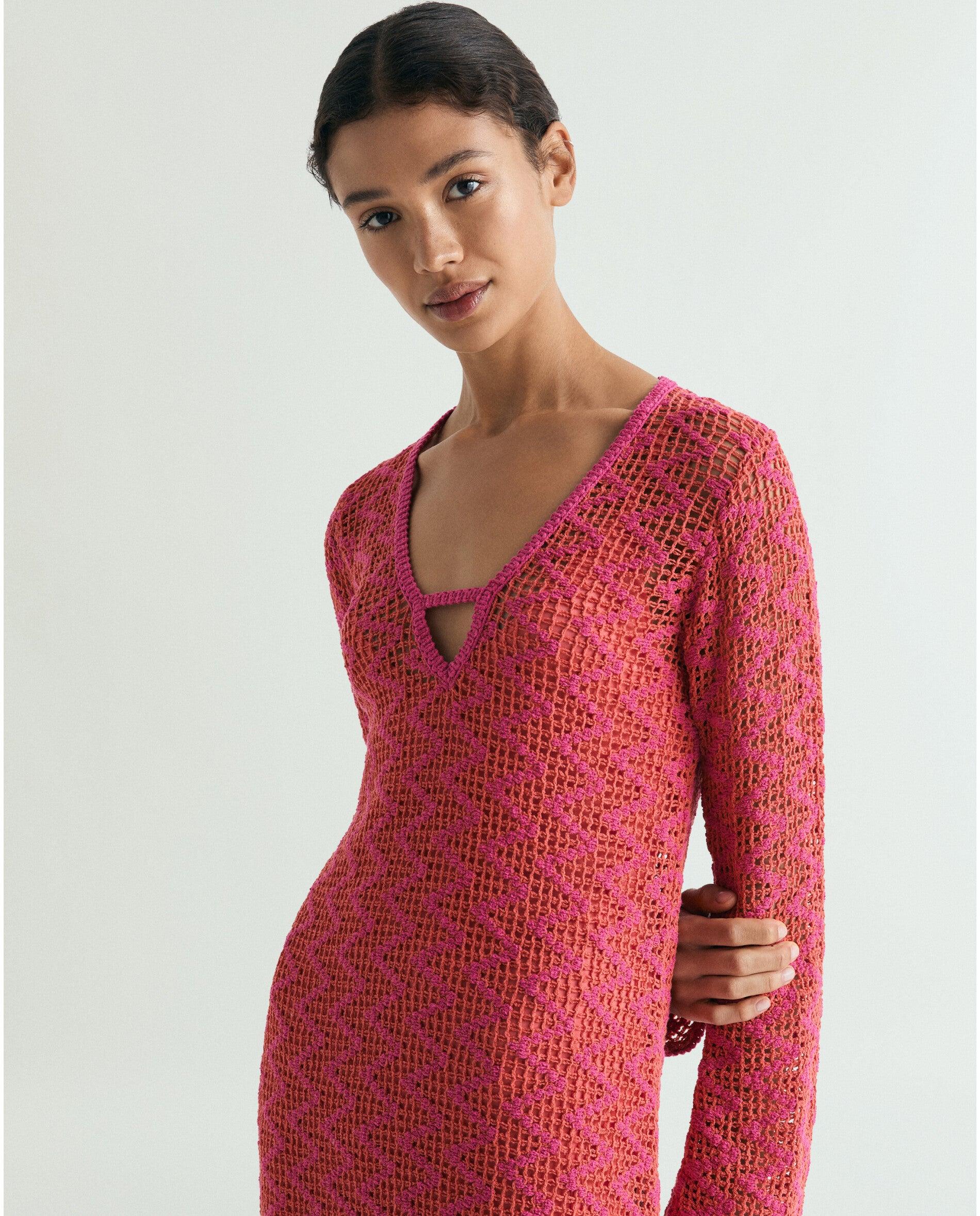 Vestido em Crochet com Forro de Manga Comprida Coral-2