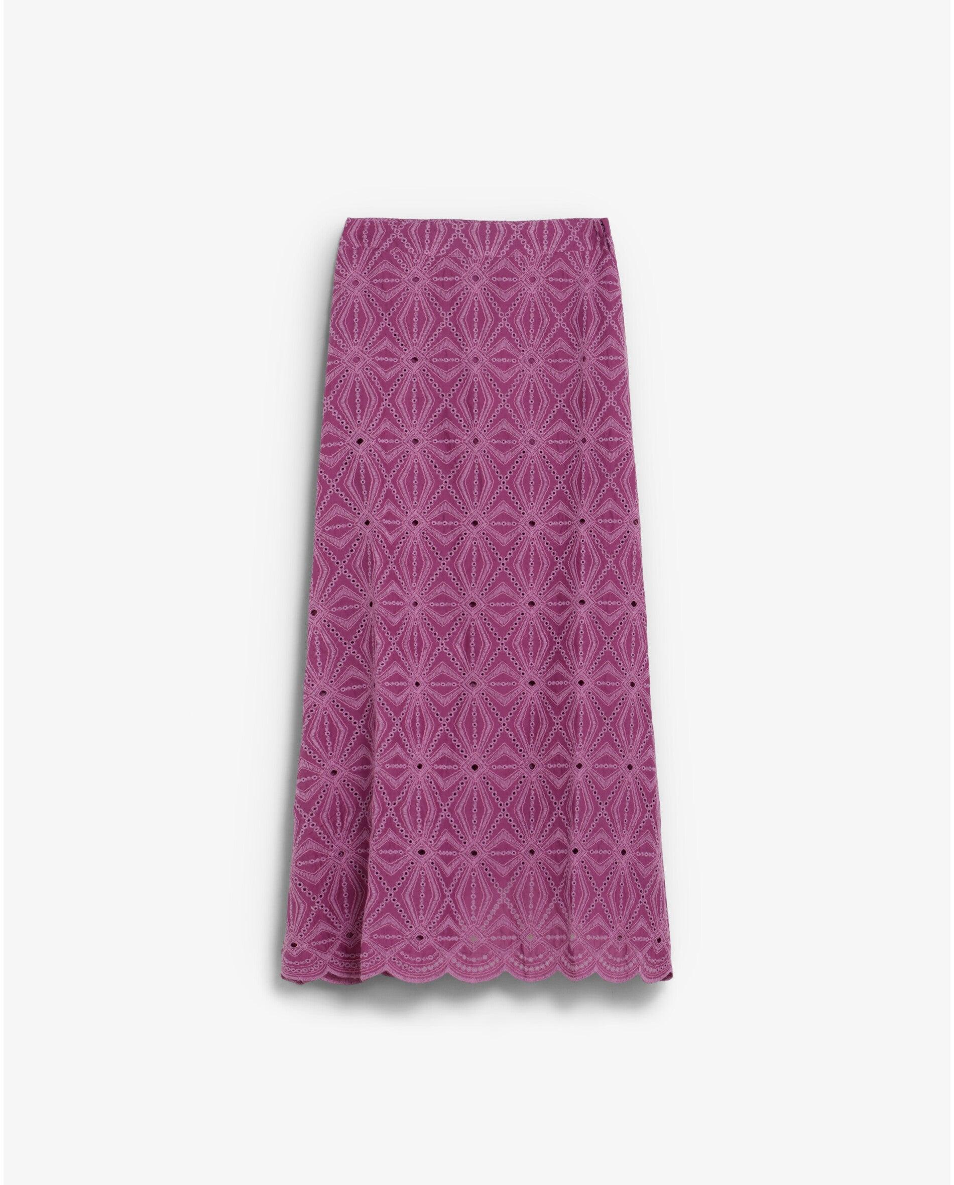 Imagem 0 de Saia Midi Bordada com Cintura Alta