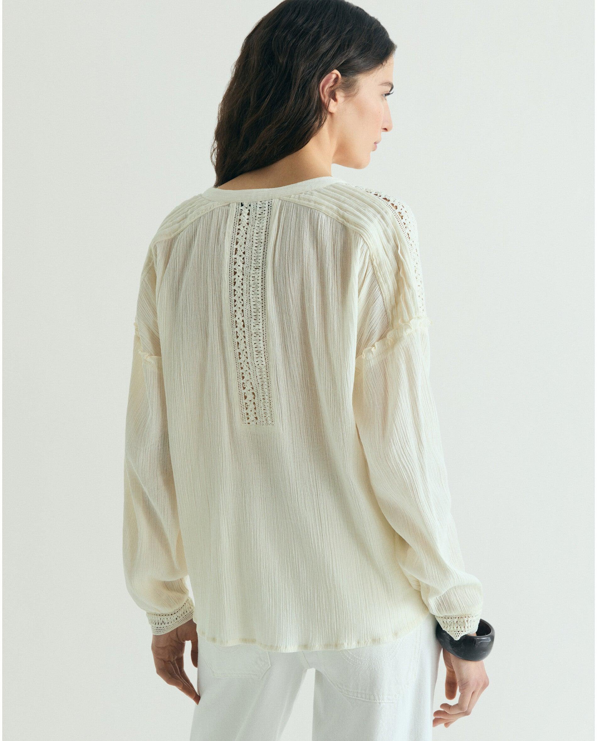 Blusa em Tecido com Textura Semitransparente Branco-2