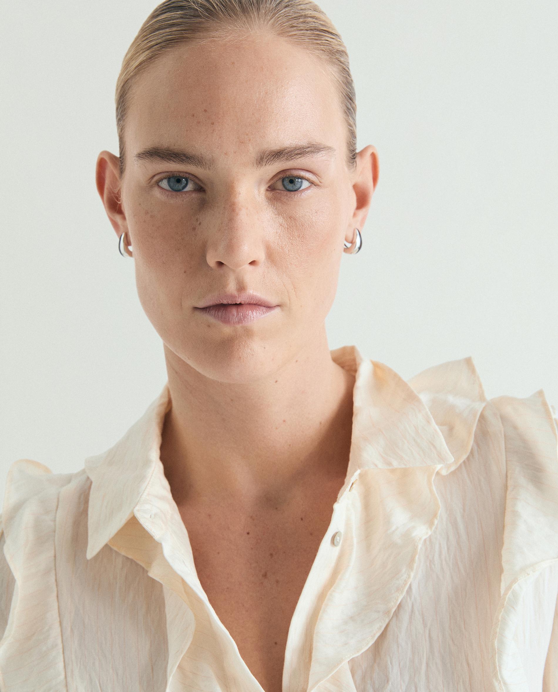Blusa com Folhos e Mangas Ligeiramente Abalonadas Cru-4