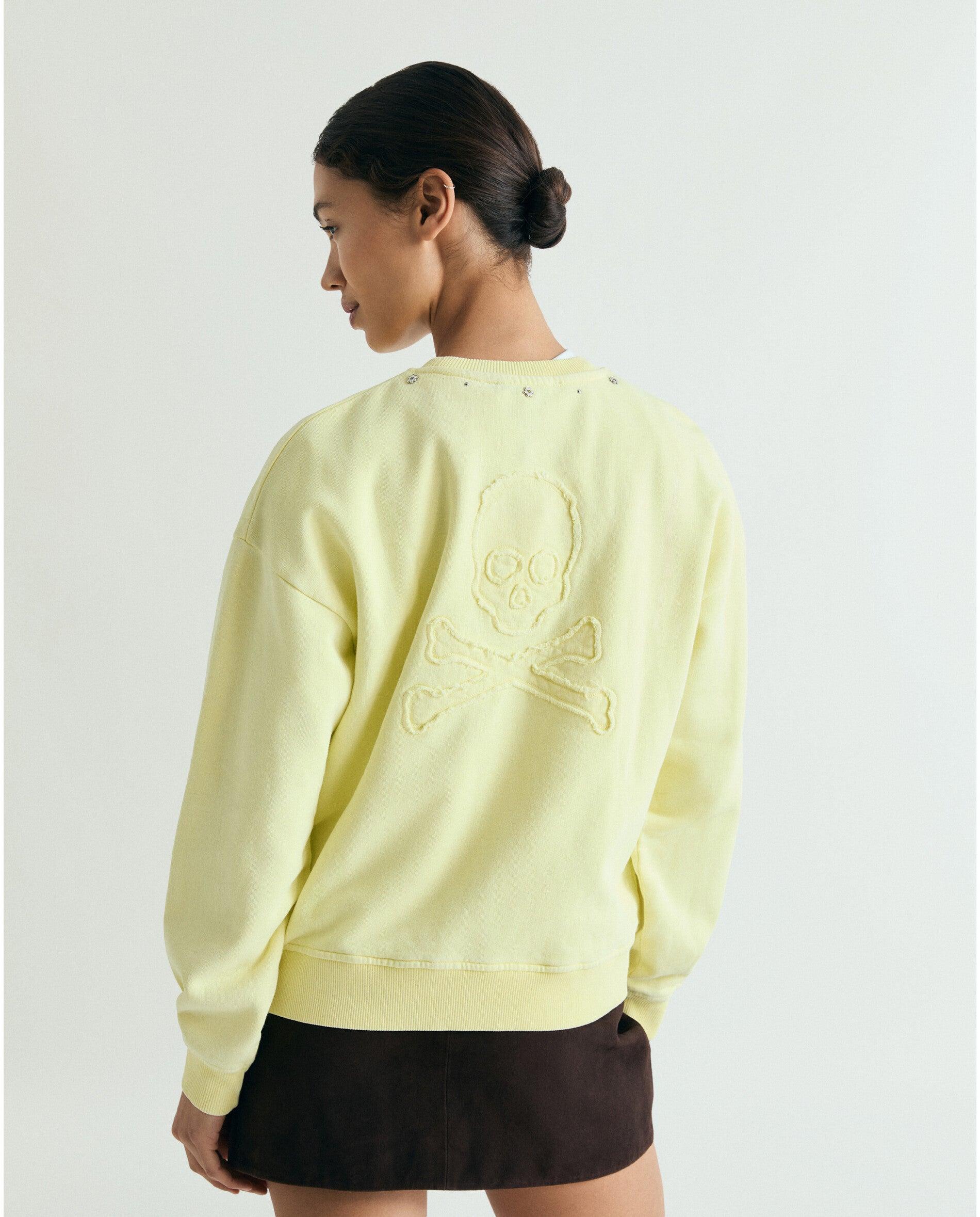 Sweatshirt com Caveira Posterior e Tachas Amarelo-limão-2