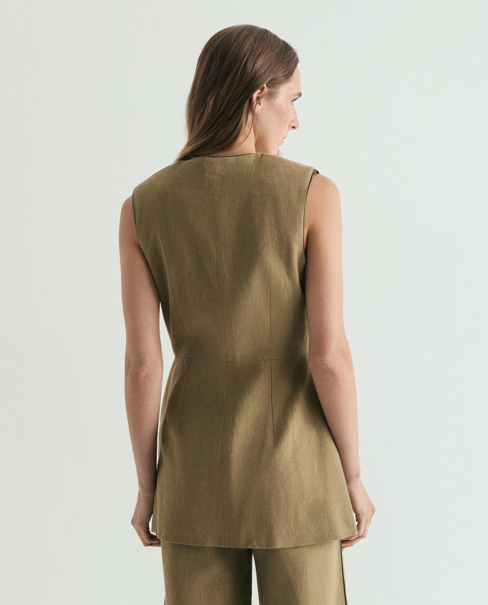 Colete Slim Fit com Decote em V Caqui-2