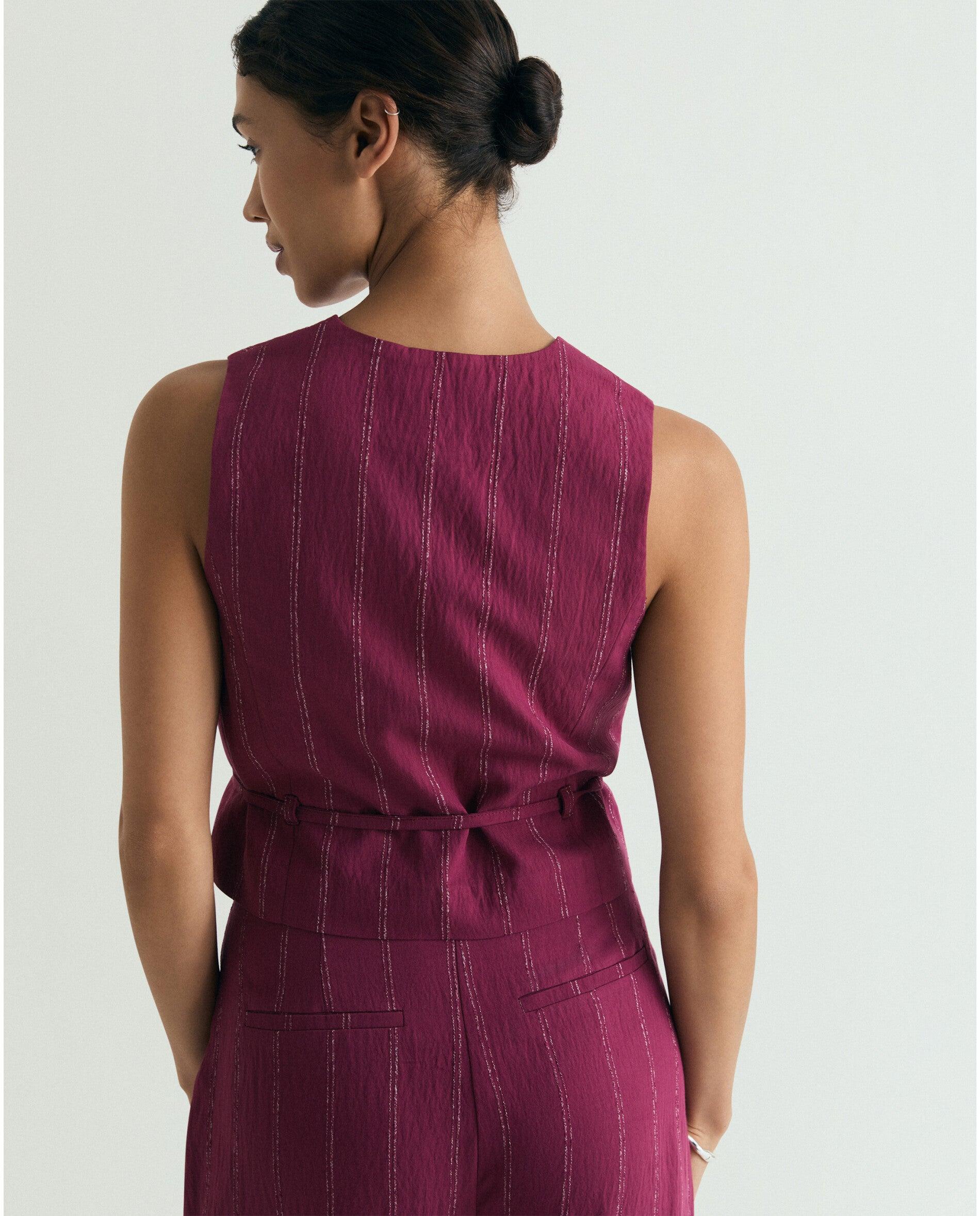 Colete Slim Fit com Fecho Cruzado Vermelho-cereja-2