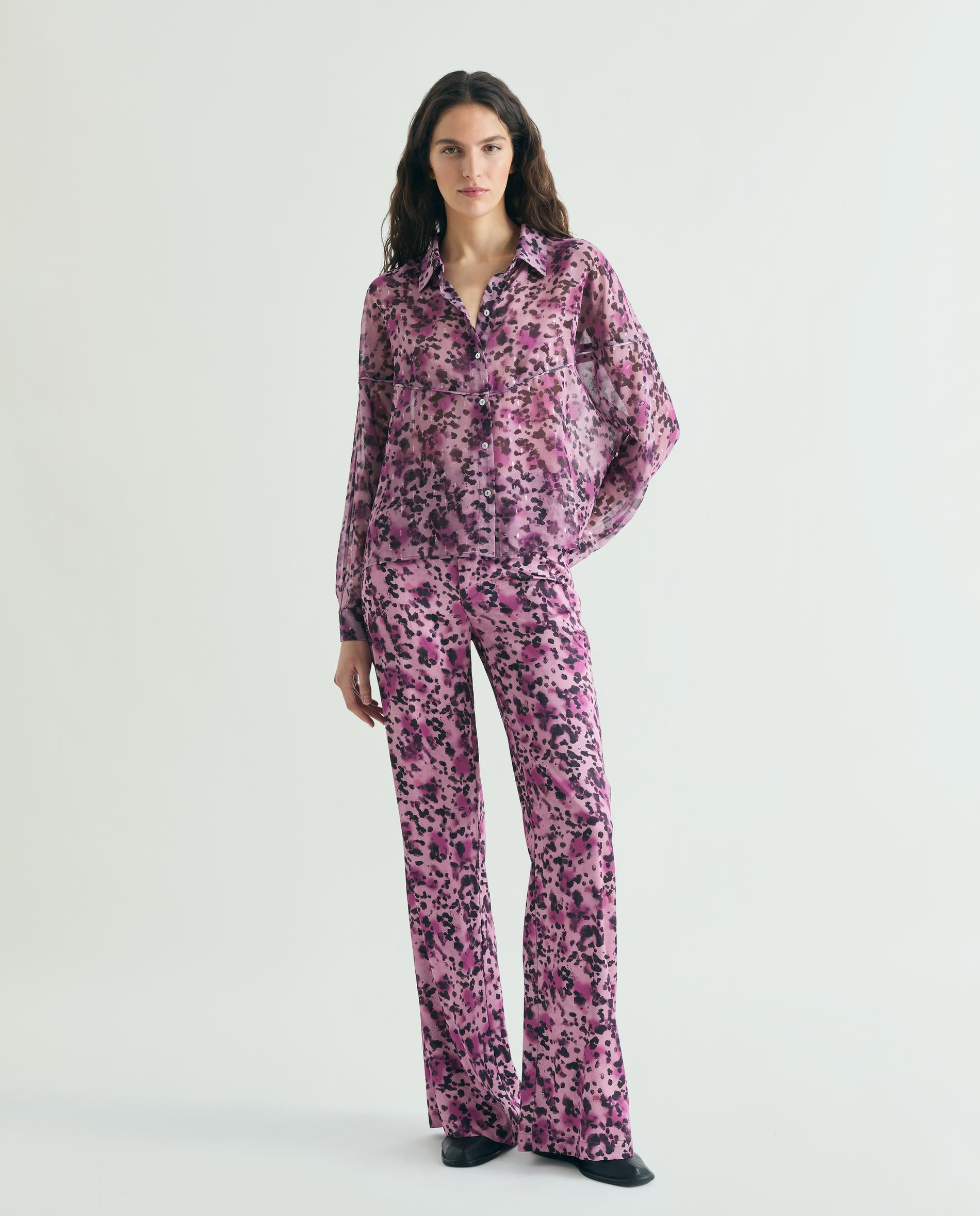 Imagem 0 de Calças à Boca de Sino em Animal Print de Cintura Média