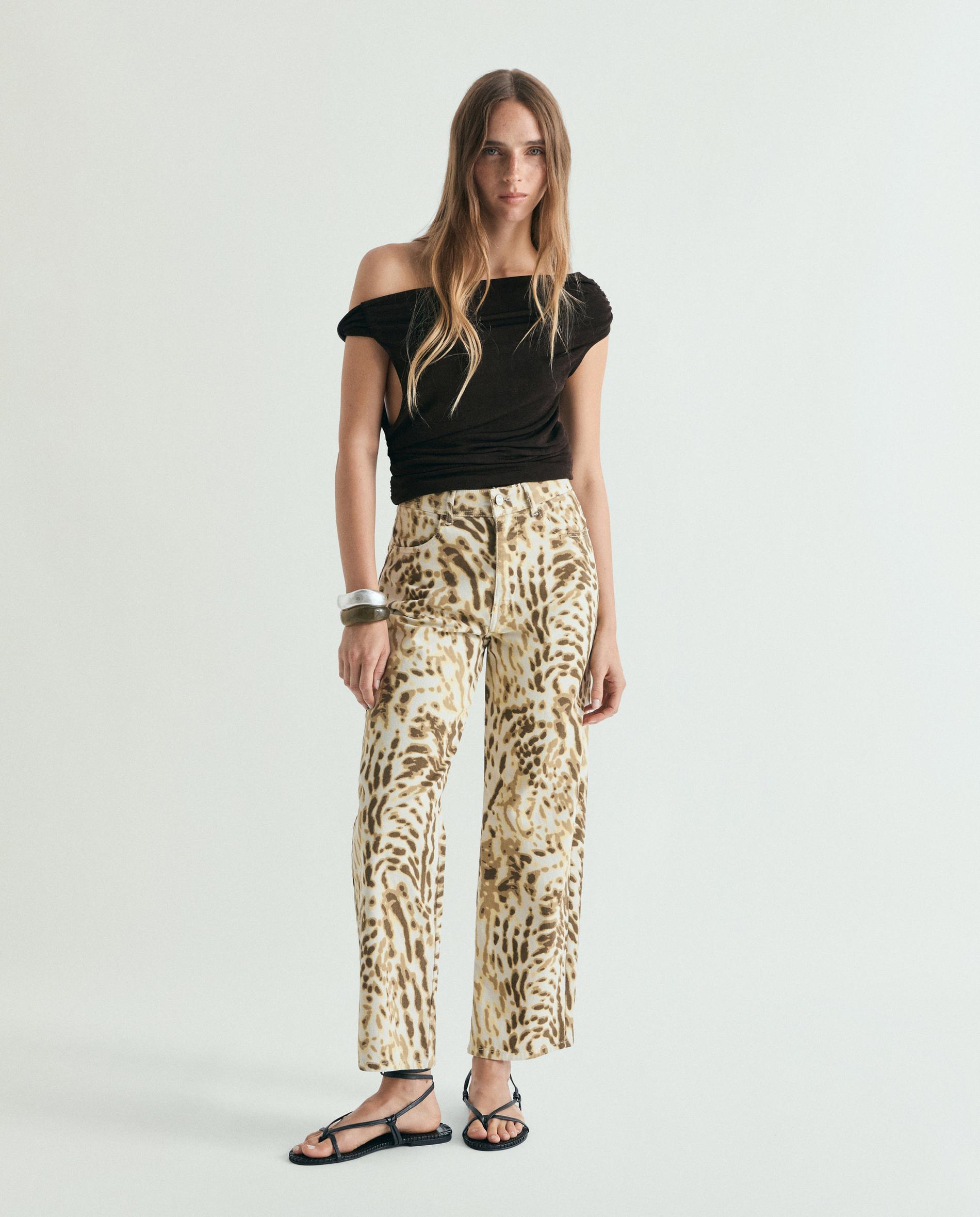 Imagem 0 de Calças com Corte a Direito com Estampado Animal Print