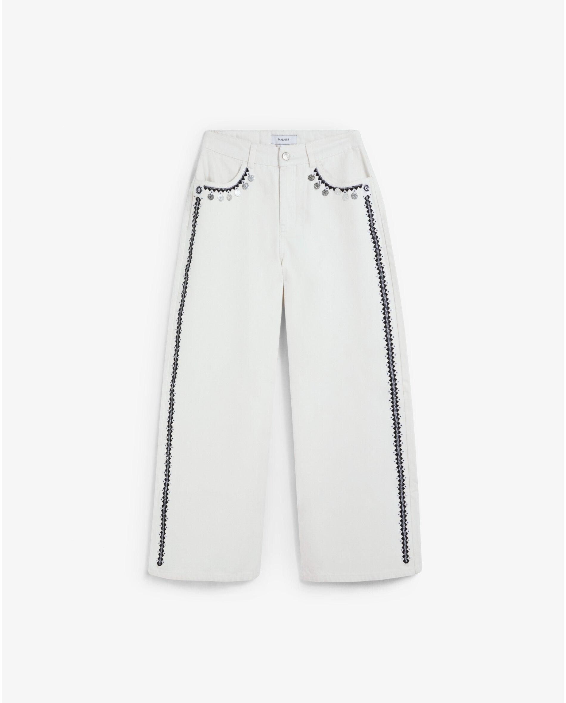 Jeans com Corte a Direito de Cintura Subida com Bordados e Detalhes Metálicos Cru-5