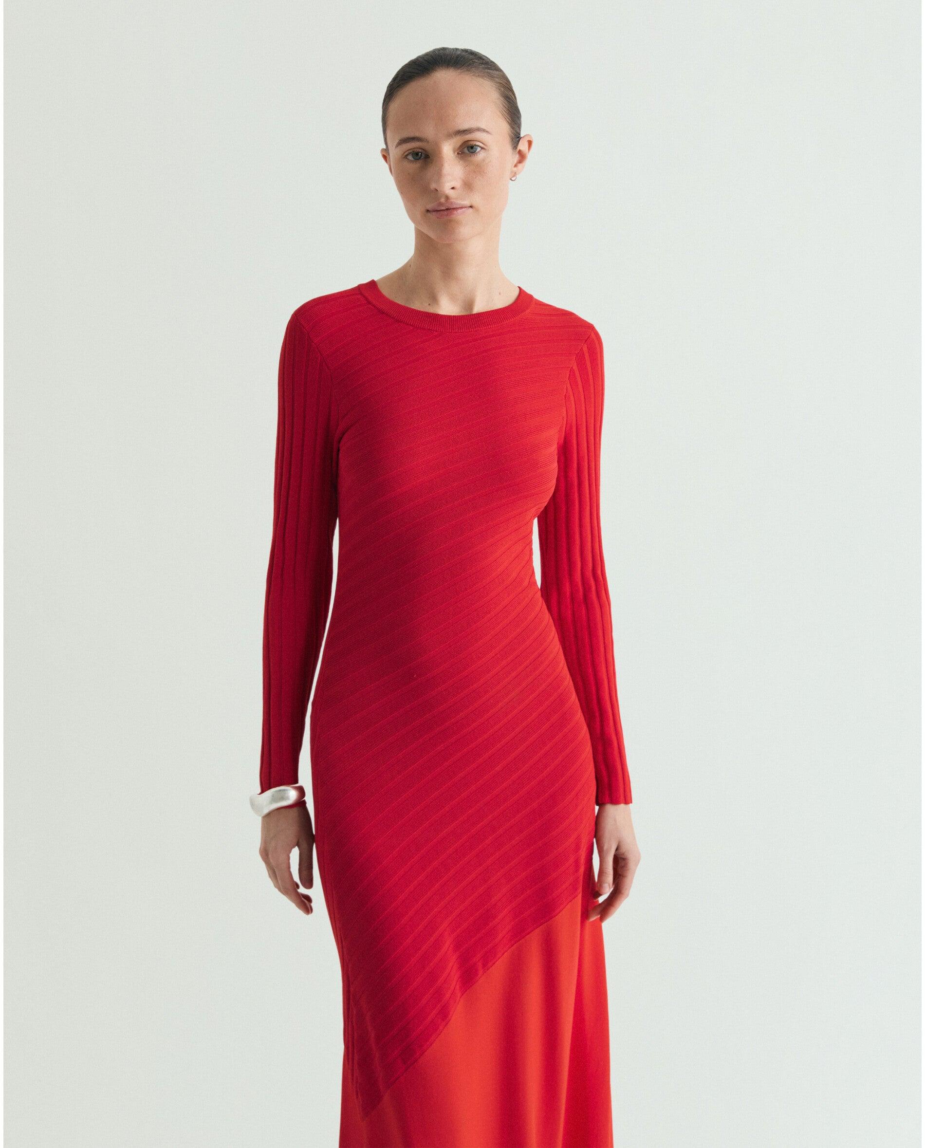 Vestido de Malha Comprido Slim Fit Vermelho-2