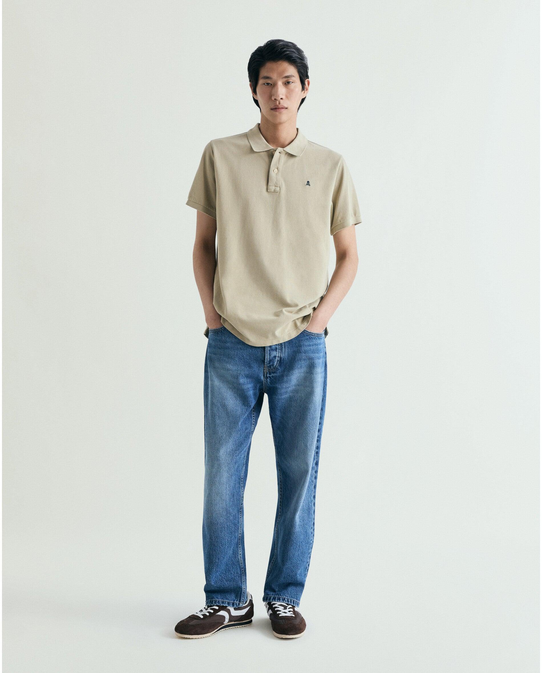 Polo de Manga Curta Regular Fit com Caveira Bordada no Peito Taupe-3