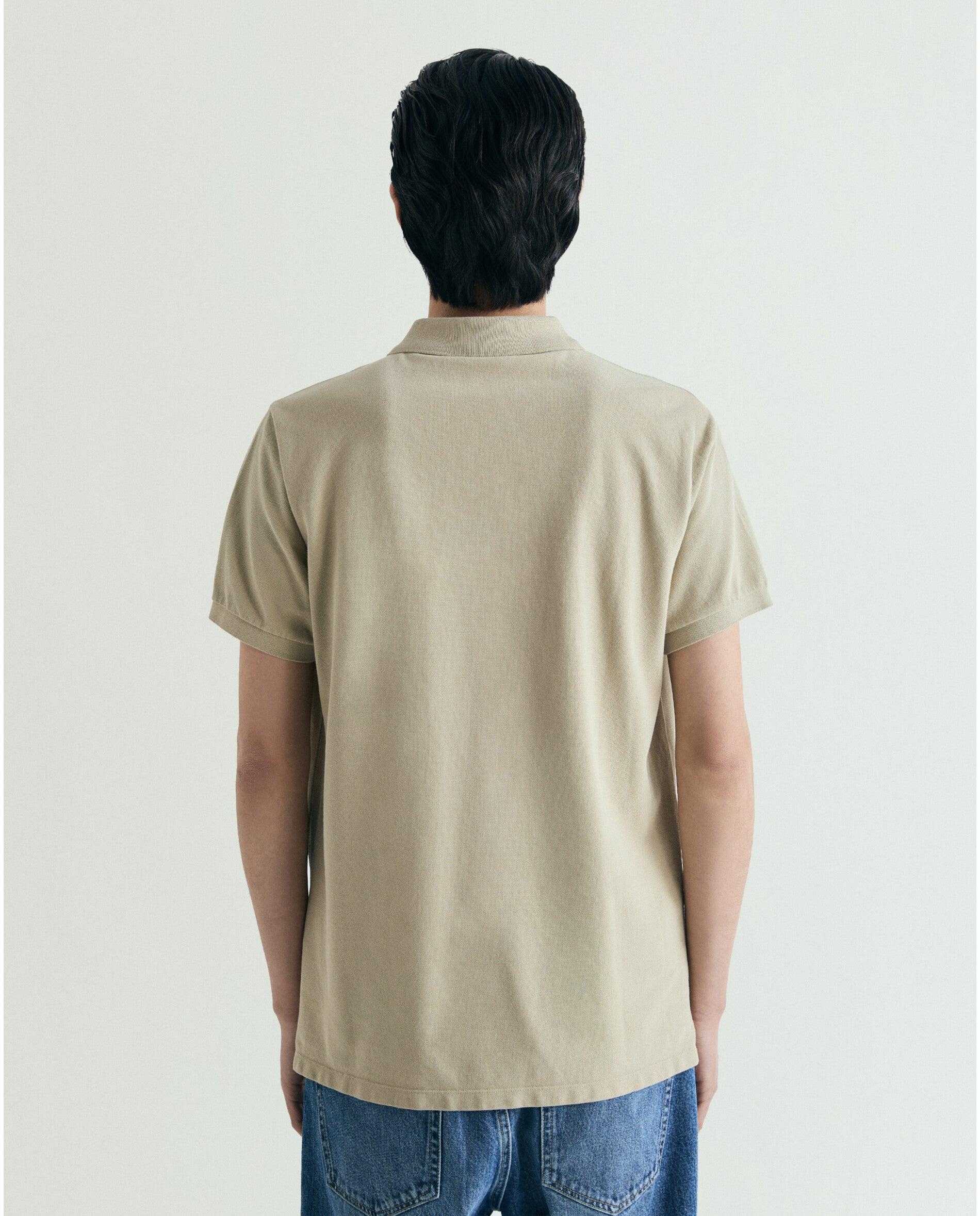 Polo de Manga Curta Regular Fit com Caveira Bordada no Peito Taupe-4