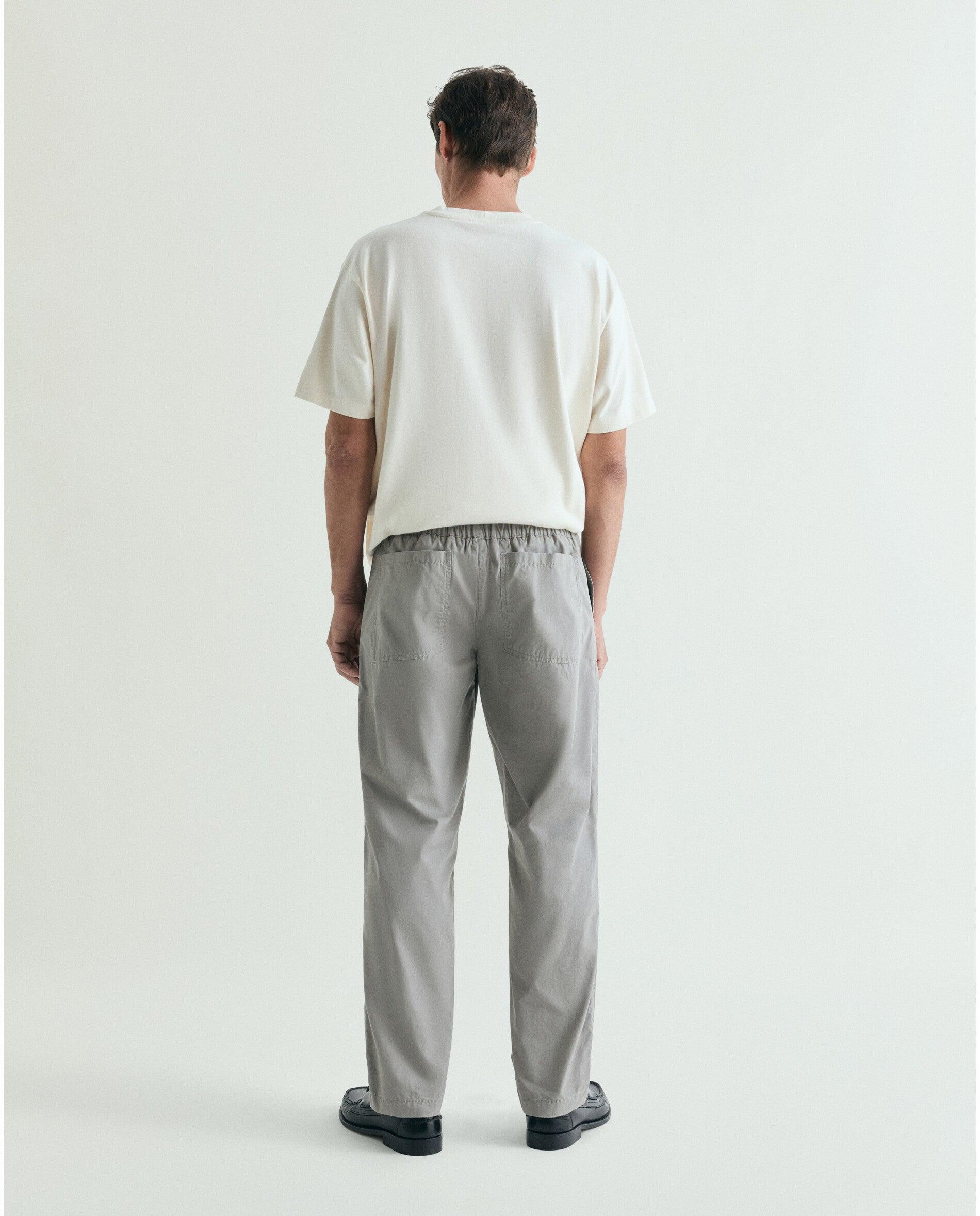 Calças Chino com Cintura Elástica e Bolsos Patch Cinzento-3