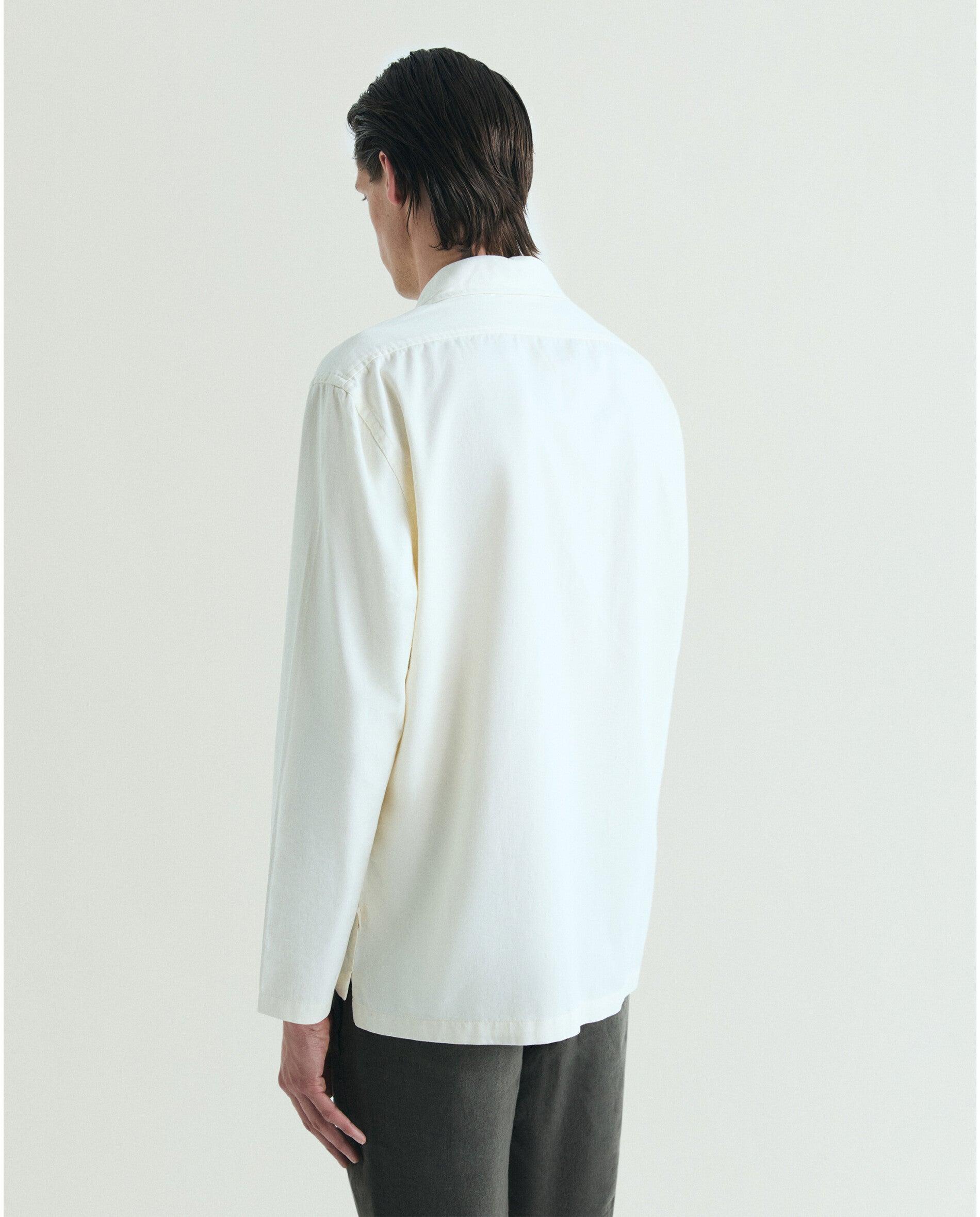 Camisa Regular Fit Tipo Polera com Bolso Marfim-2