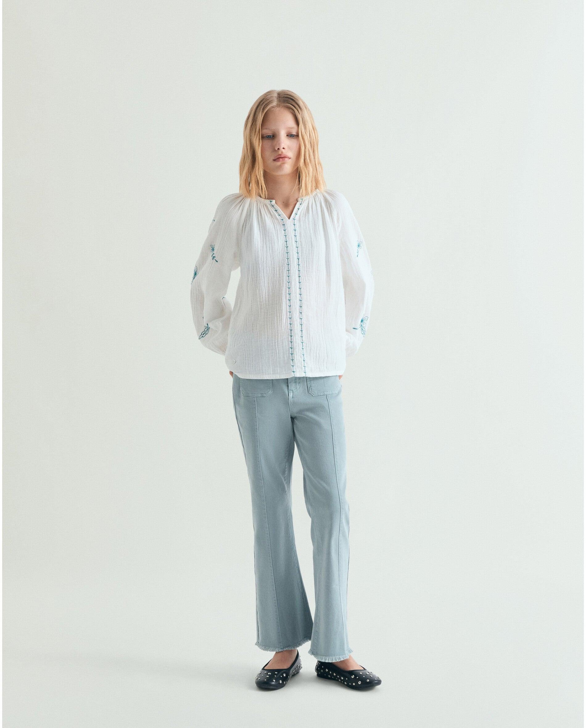 Blusa Infantil Bordada com Punhos Elásticos Branco-2