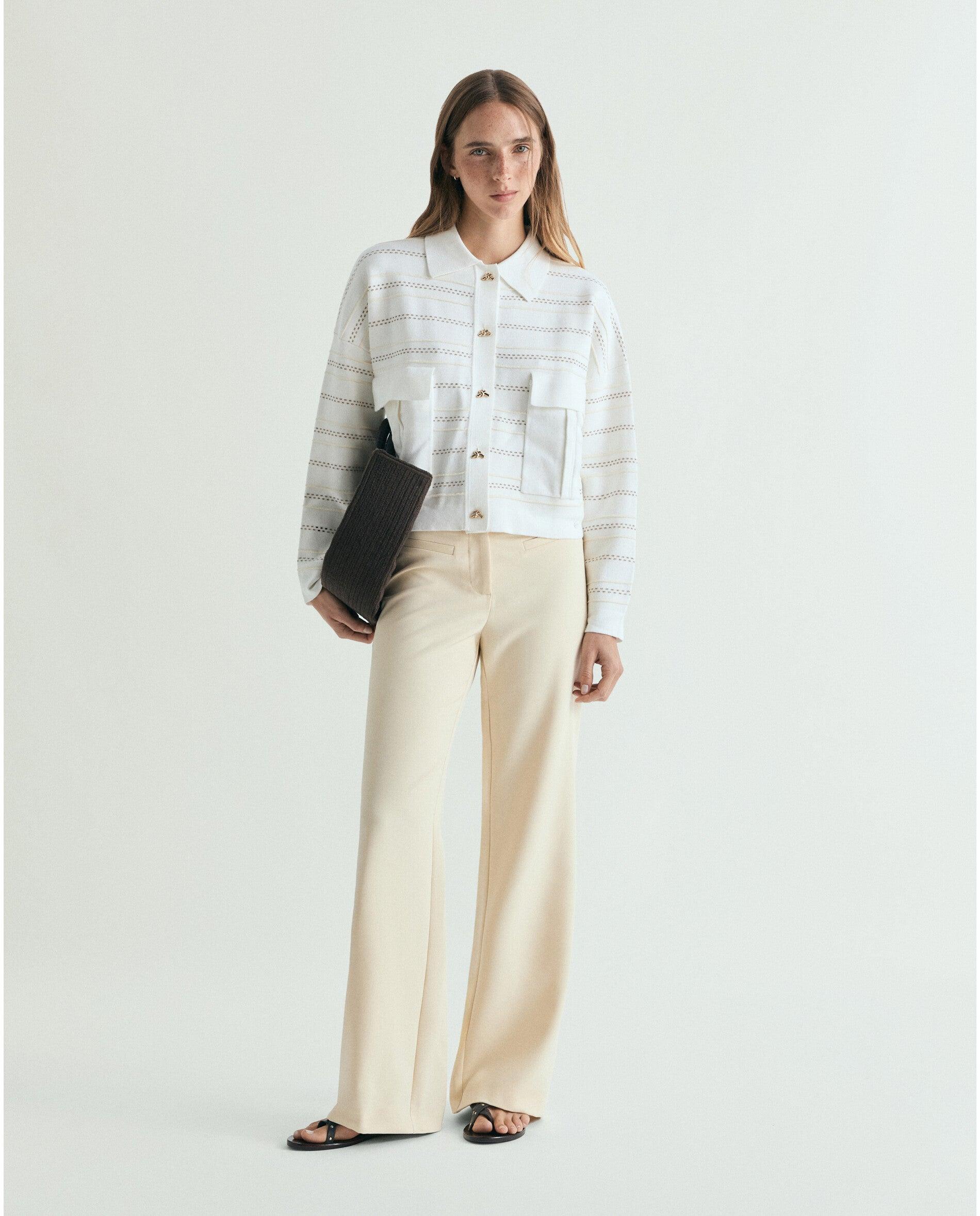 Cárdigan com Gola Tipo Camisa e Bolsos Patch Cru-3