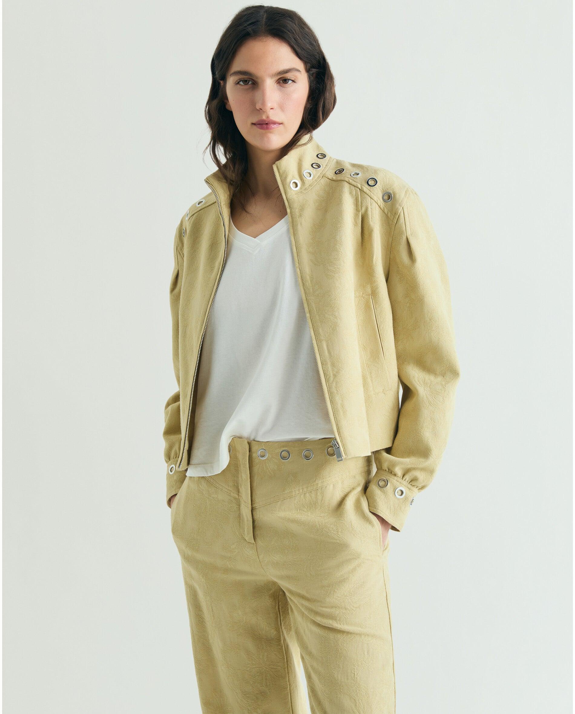 Imagem 0 de Casaco com Bainha Elástica e Fecho Zip