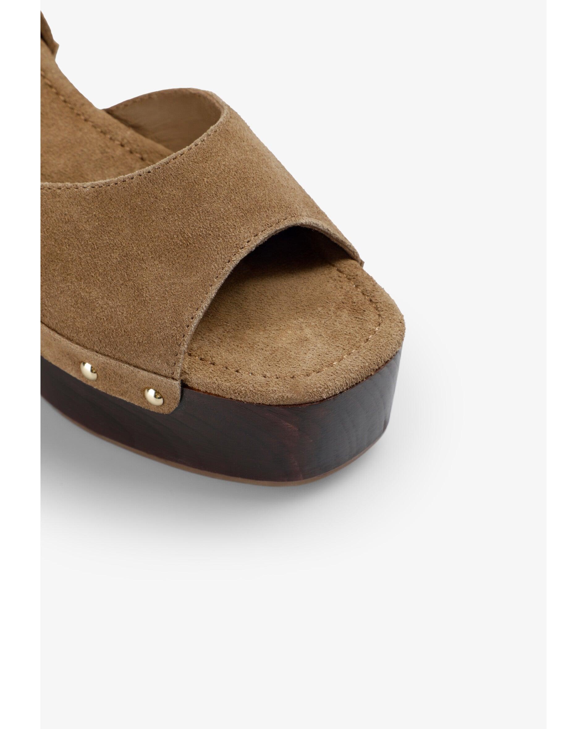 Sandálias de Salto com Plataforma e Acabamento em Camurça Taupe-5