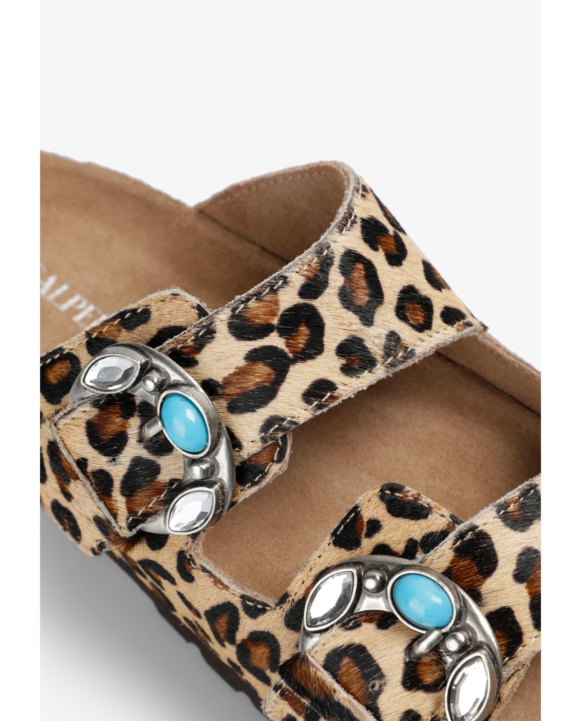 Sandálias Rasas Animal Print com Contas Decorativas Multicolor-3