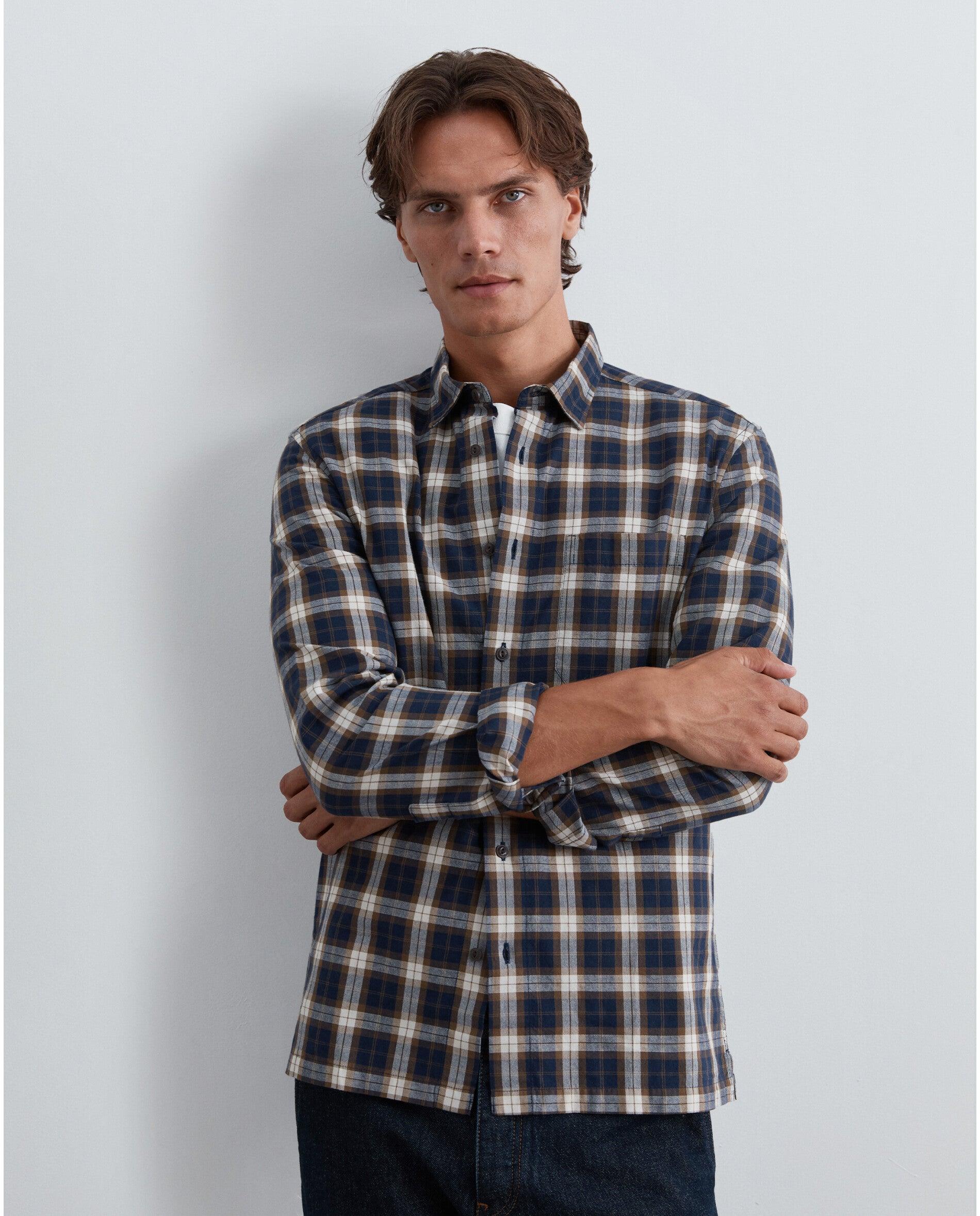 Imagem 0 de Camisa Aos Quadrados Regular Fit com Bolso no Peito