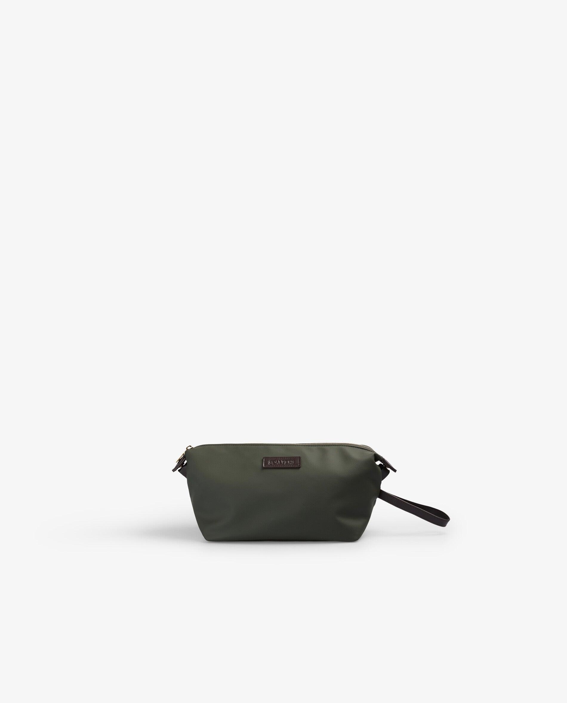 Imagem 0 de Necessaire em Tecido Encerado com Detalhes em Pele
