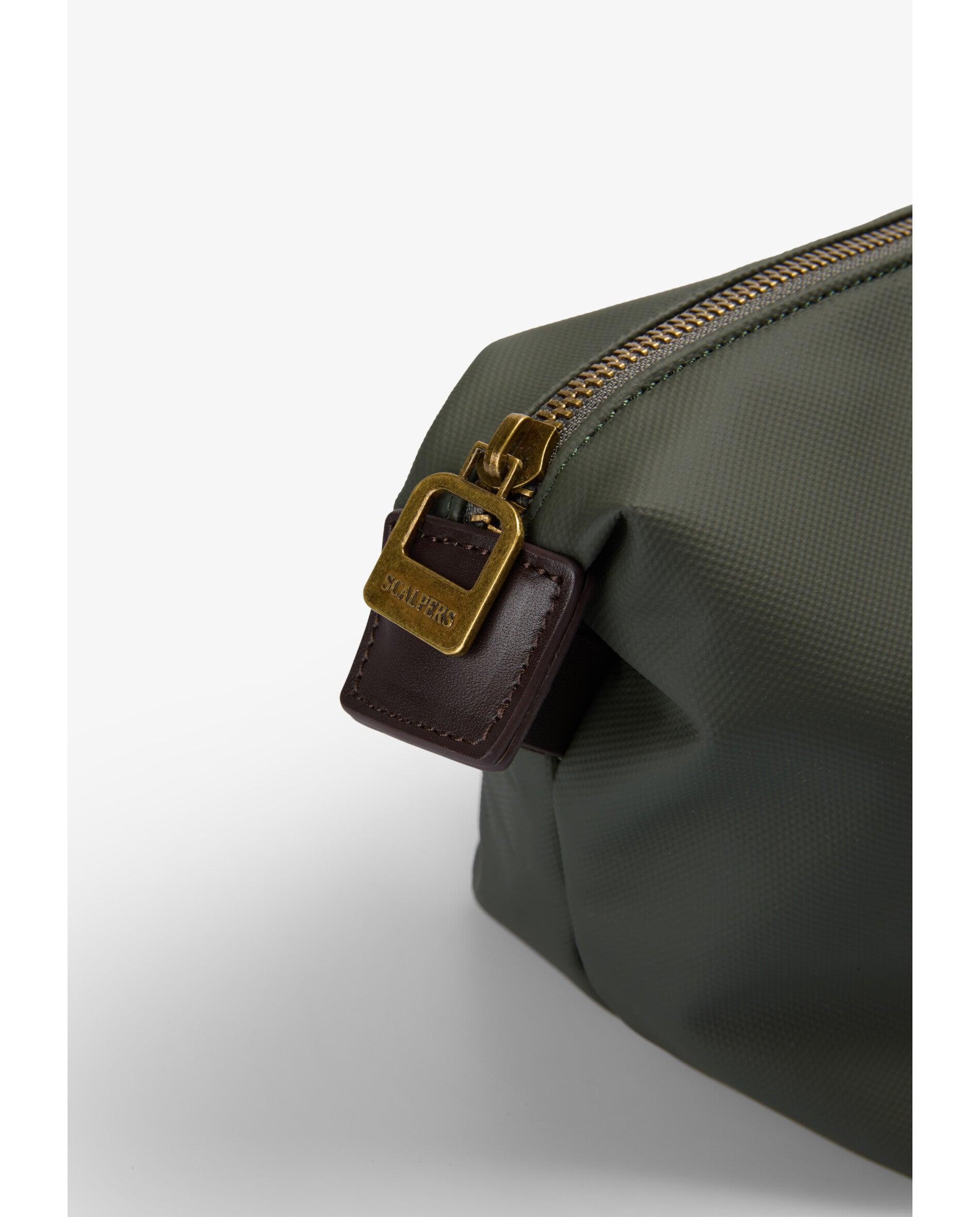Necessaire em Tecido Encerado com Detalhes em Pele Verde-militar-6