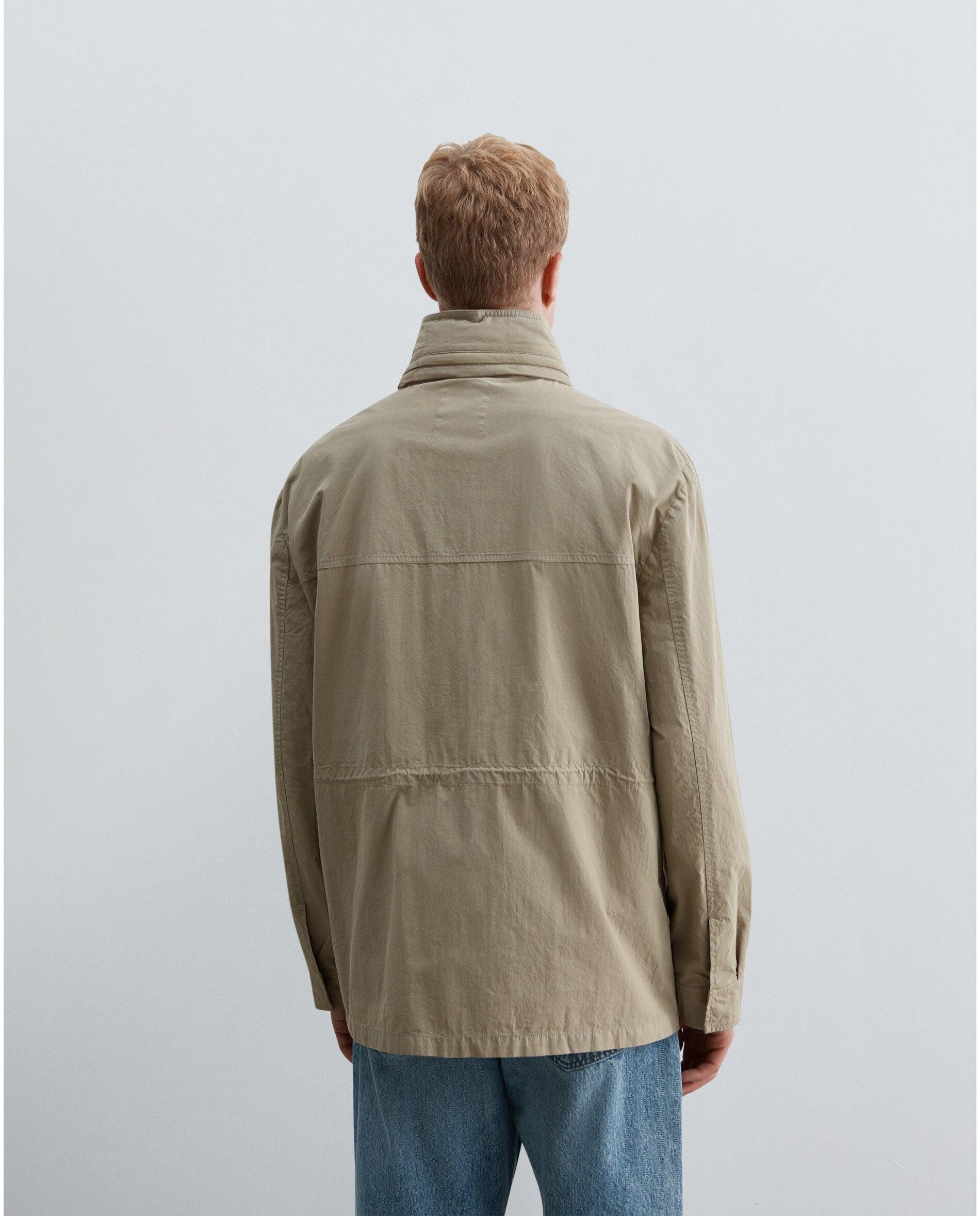 Casaco Estilo Utility com Gola Alta e Fecho Zip Camel-3