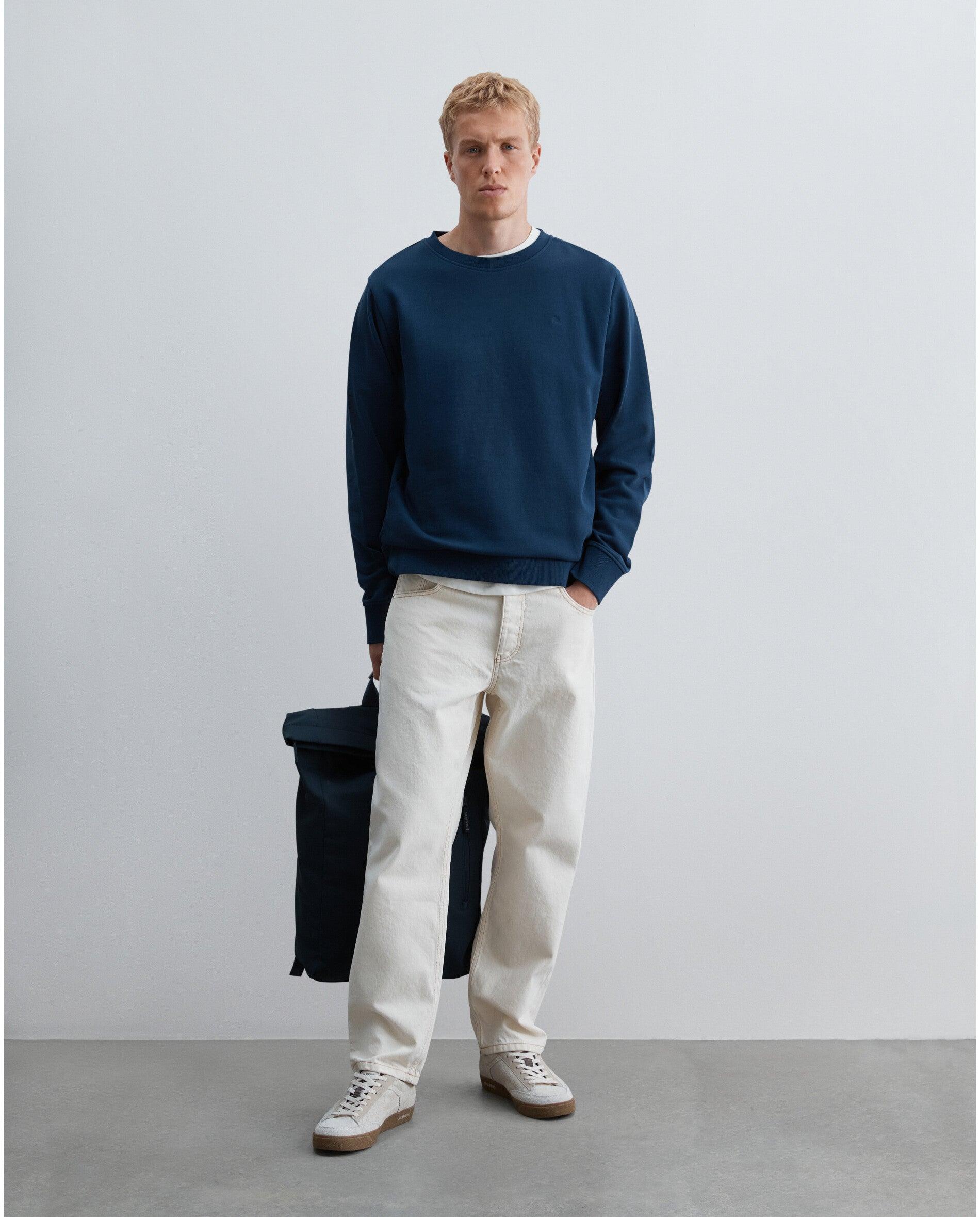 Sweatshirt com Gola Redonda e Logo Posterior em Relevo Azul-escuro-3