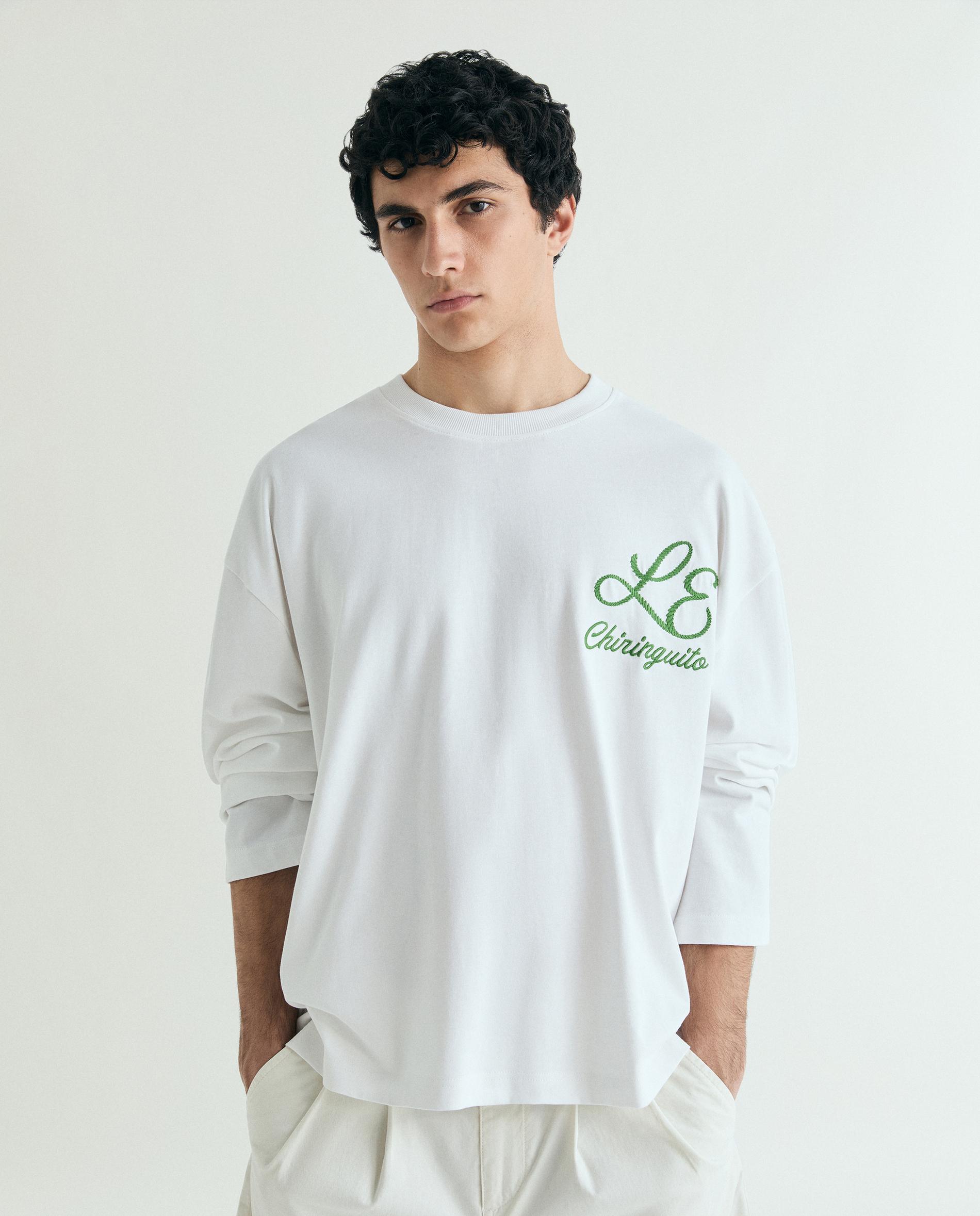 Imagem 0 de T-shirt de Manga Comprida Boxy Fit com Bordado no Peito
