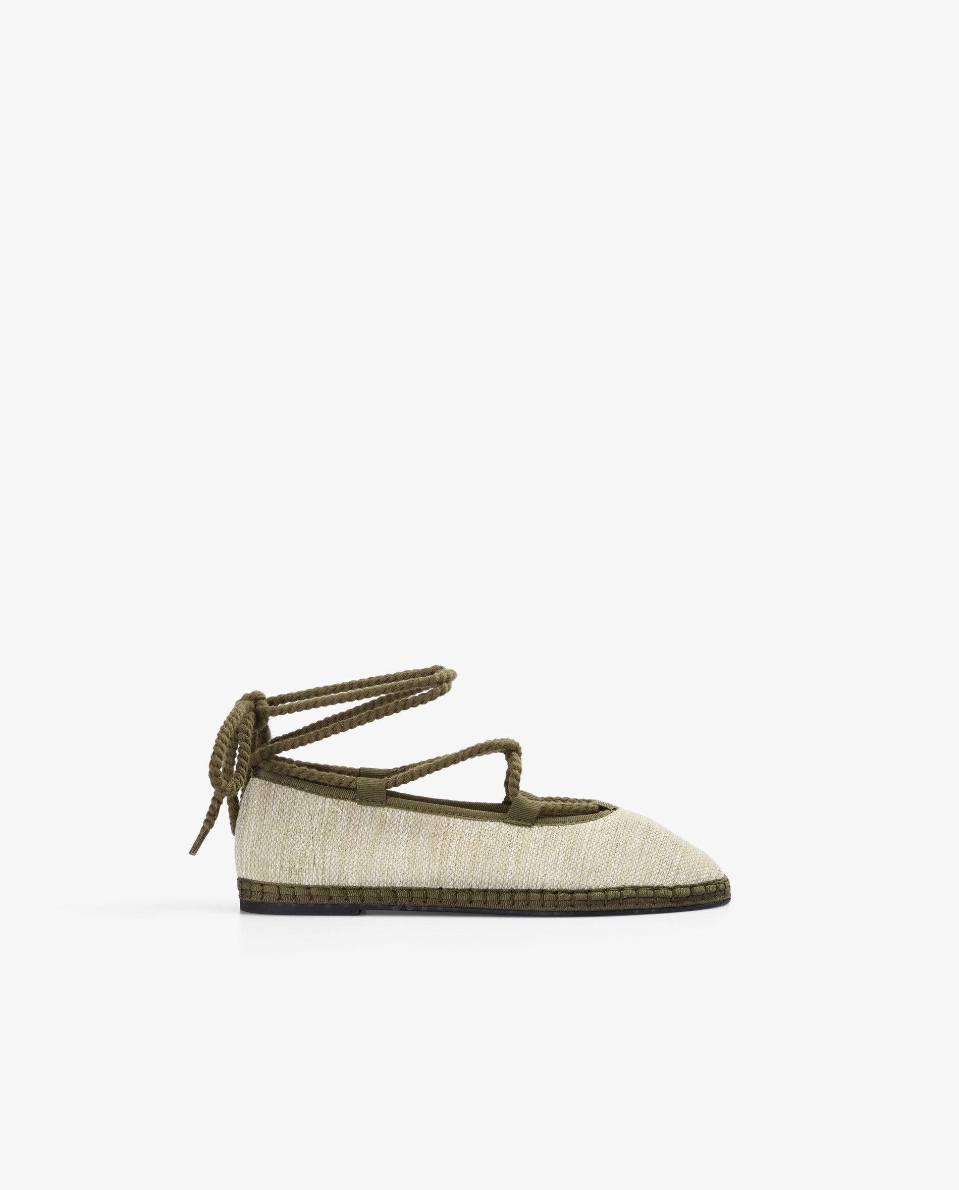 Imagem 0 de Sabrinas Rasas com Cordões para Atar