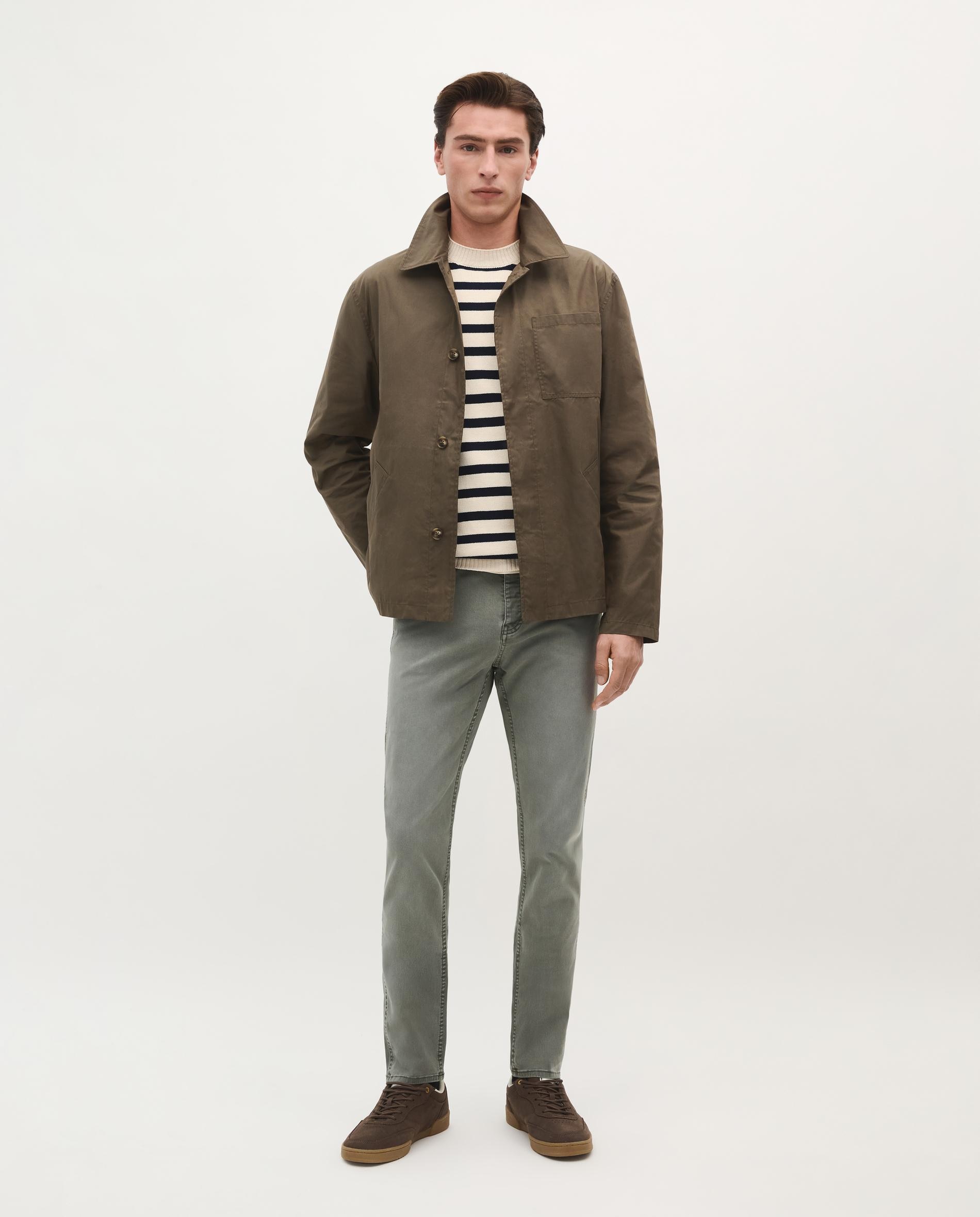 Imagem 0 de Jeans de Corte a Direito Cinco Bolsos com Fecho Zip e Botão