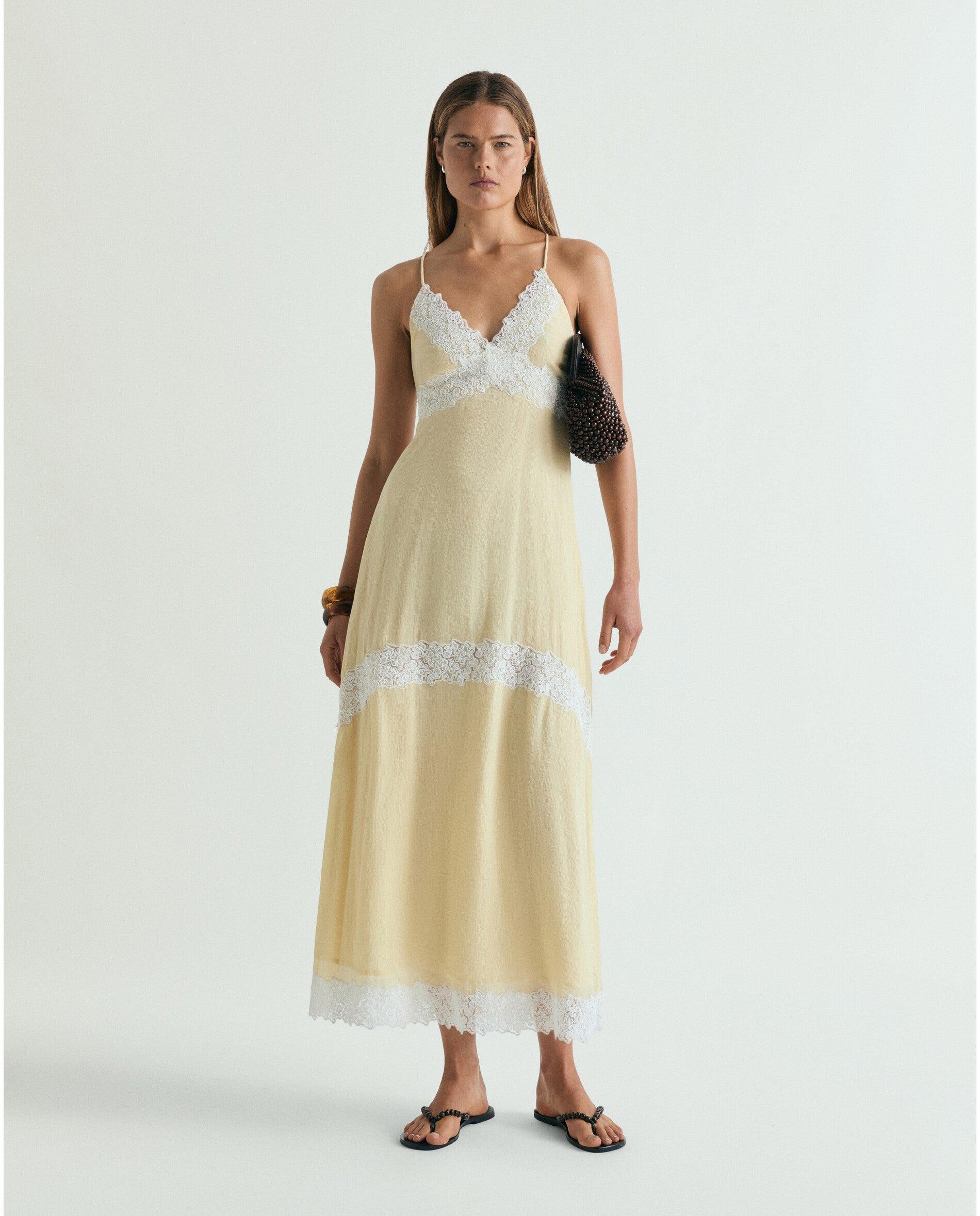 Imagem 0 de Vestido Midi Interior com Detalhes de Renda