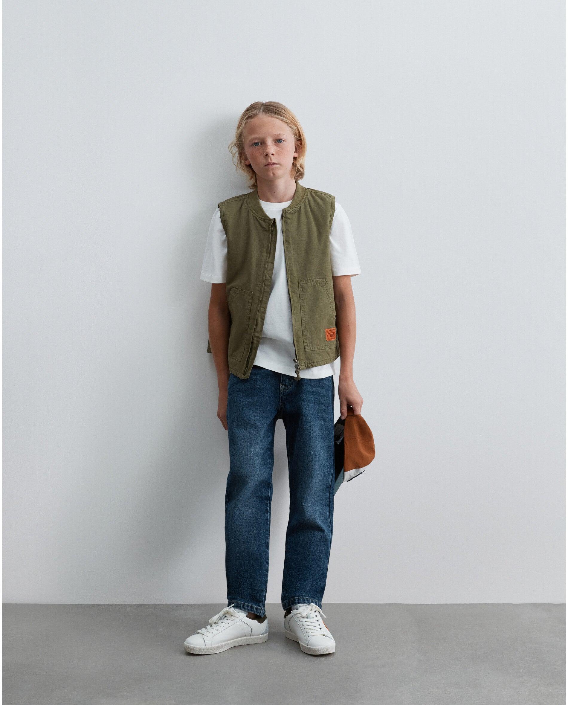 Colete Infantil com Bolsos e Fecho Zip Caqui-3