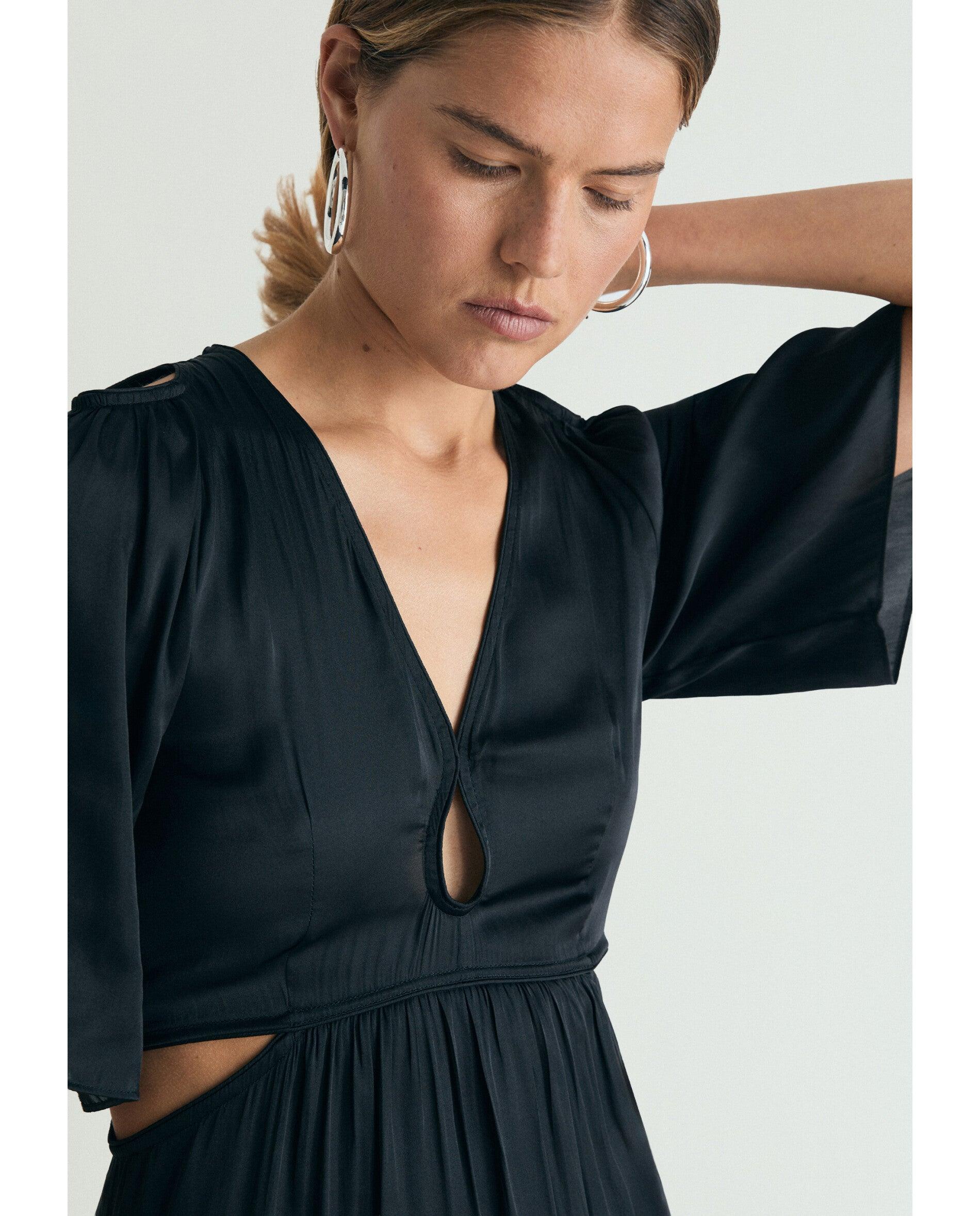 Vestido Midi Cut Out com Decote em V Preto-5