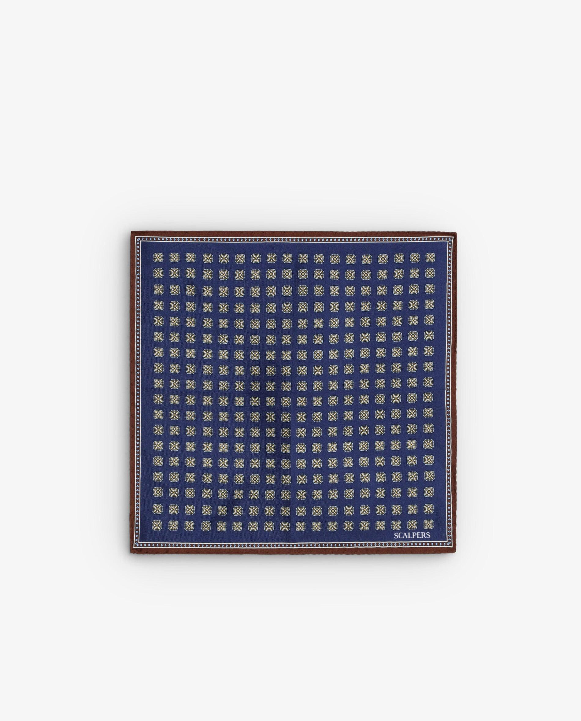 Imagem 0 de Lenço de Seda com Motivos Estampados